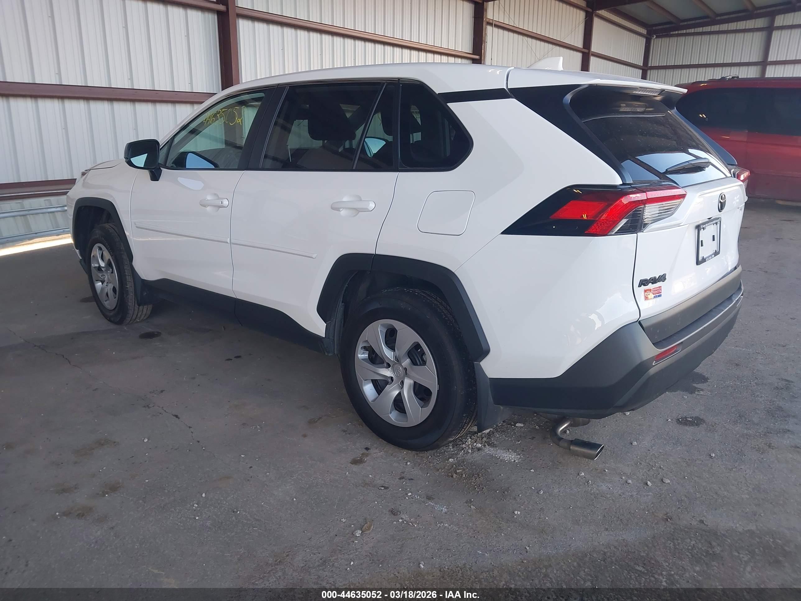 TOYOTA RAV4 image 3
