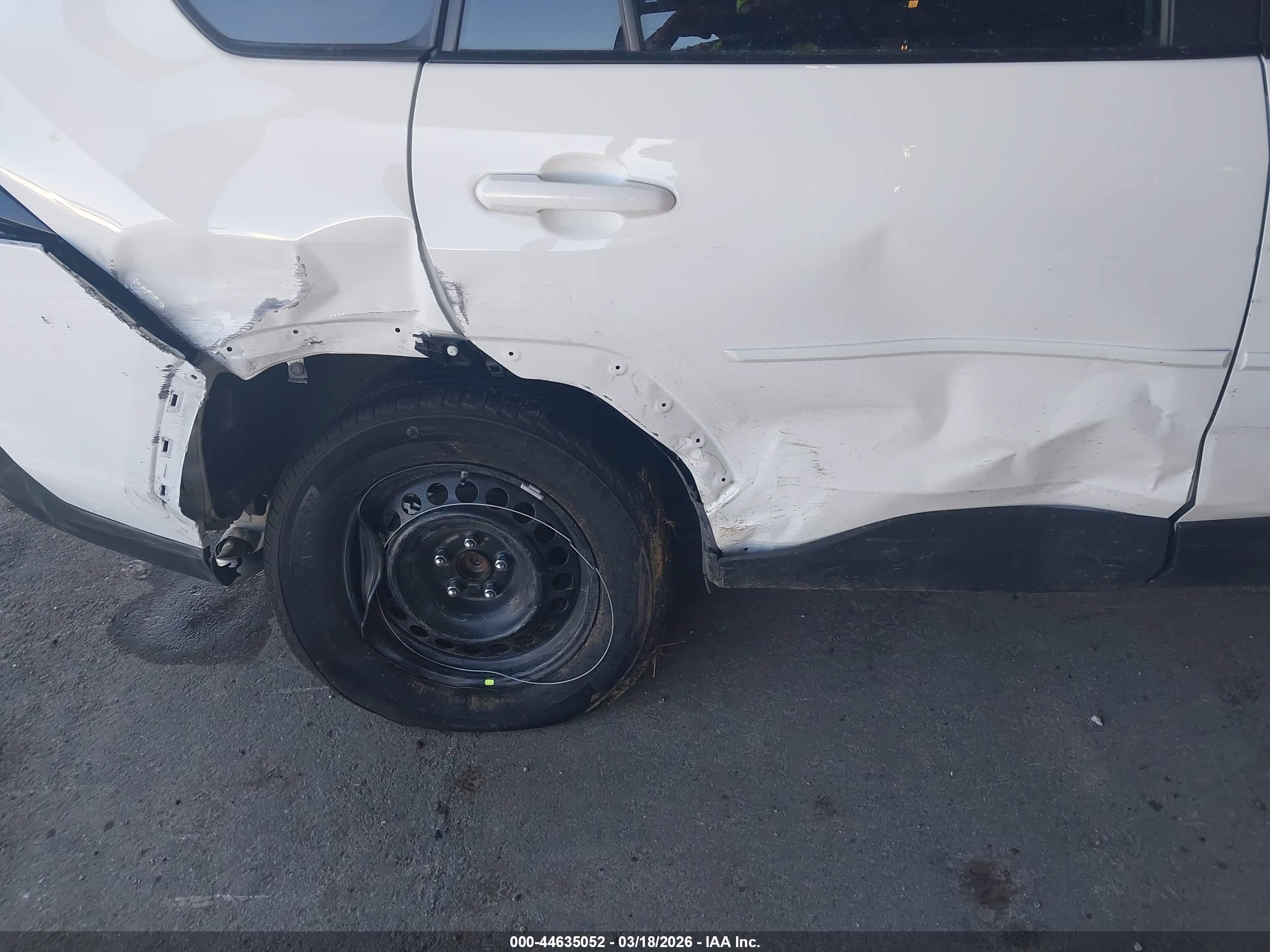 TOYOTA RAV4 image 6
