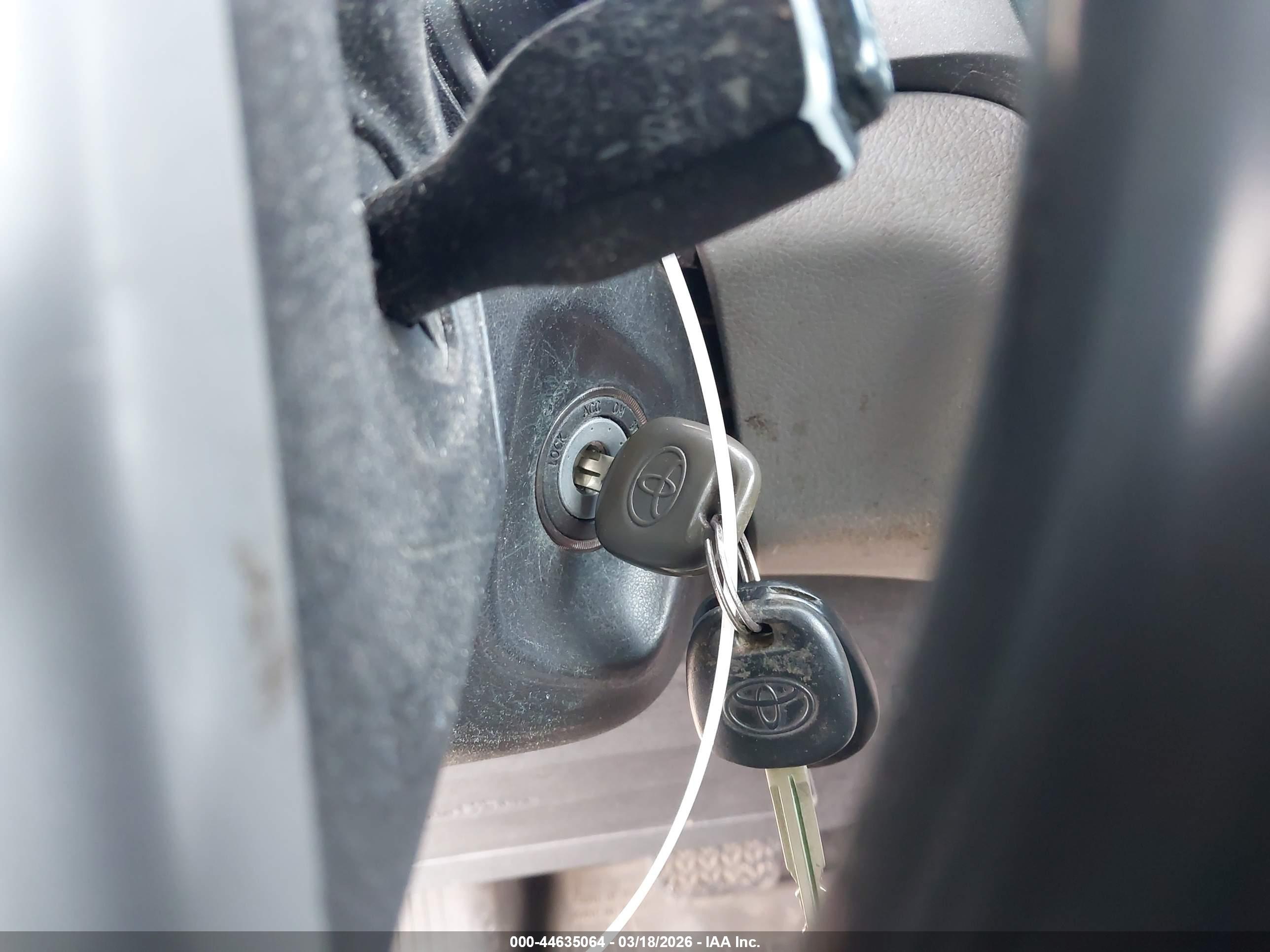 TOYOTA SIENNA image 11