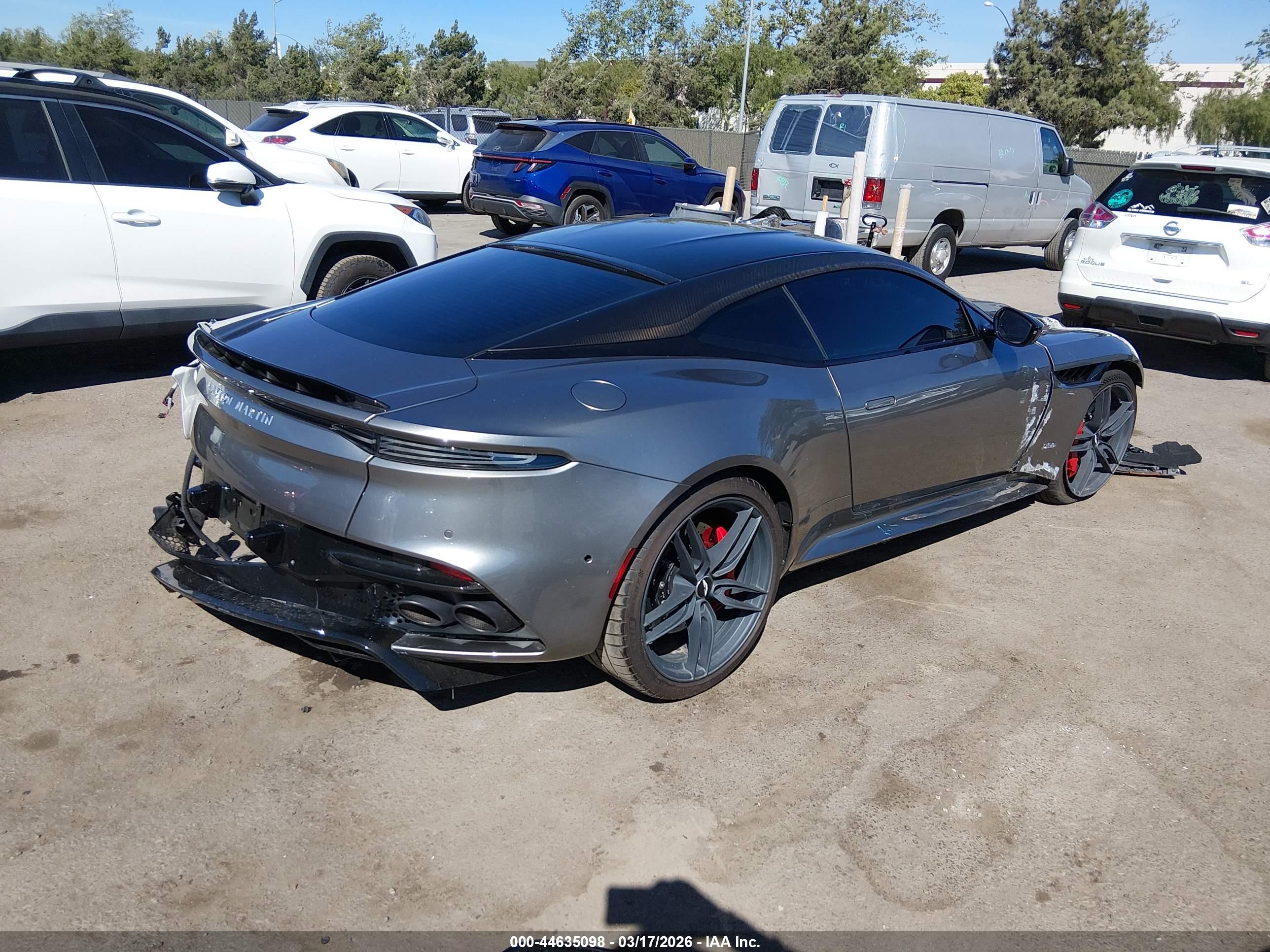 ASTON MARTIN image 4