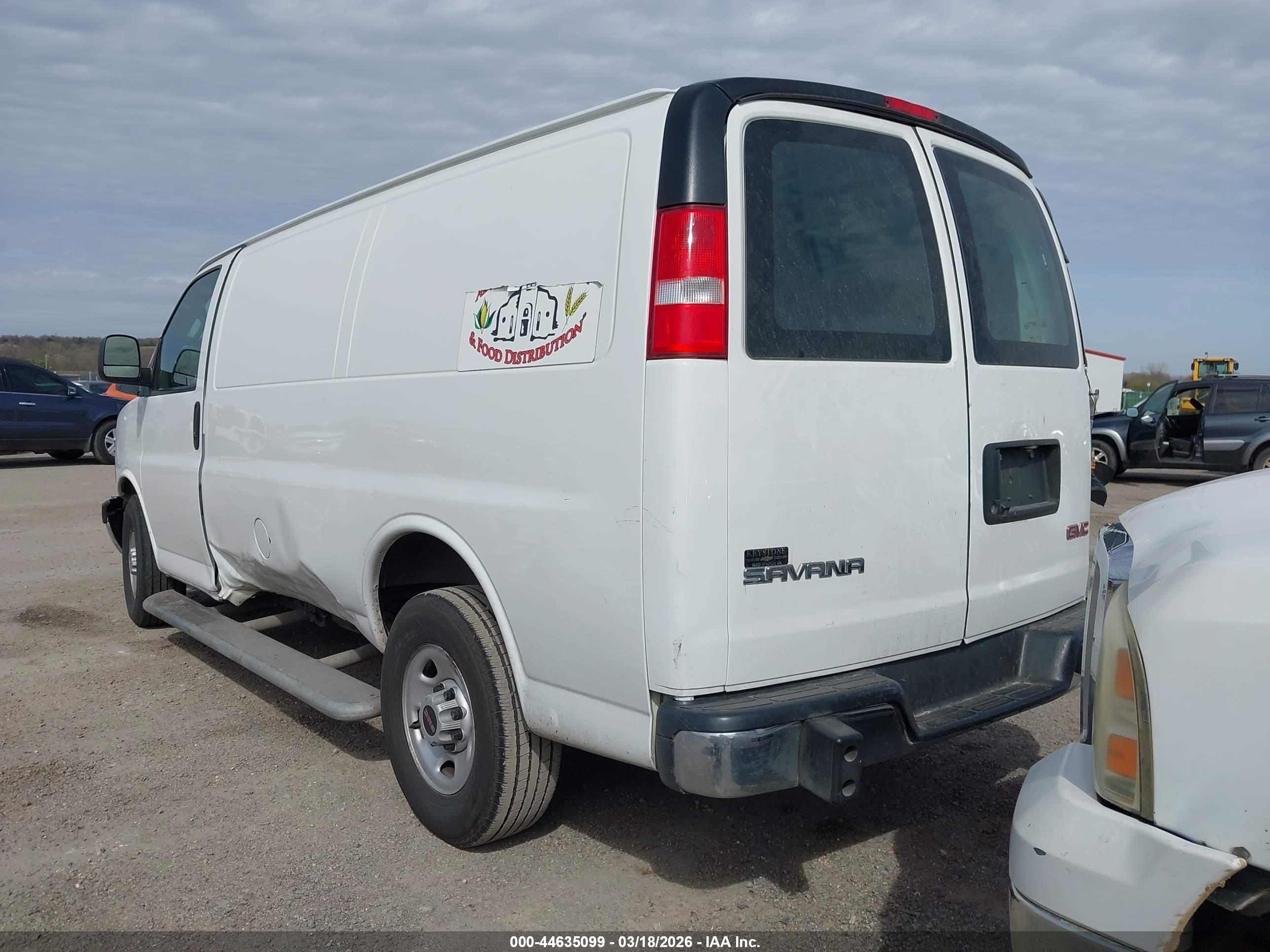 GMC SAVANA image 3