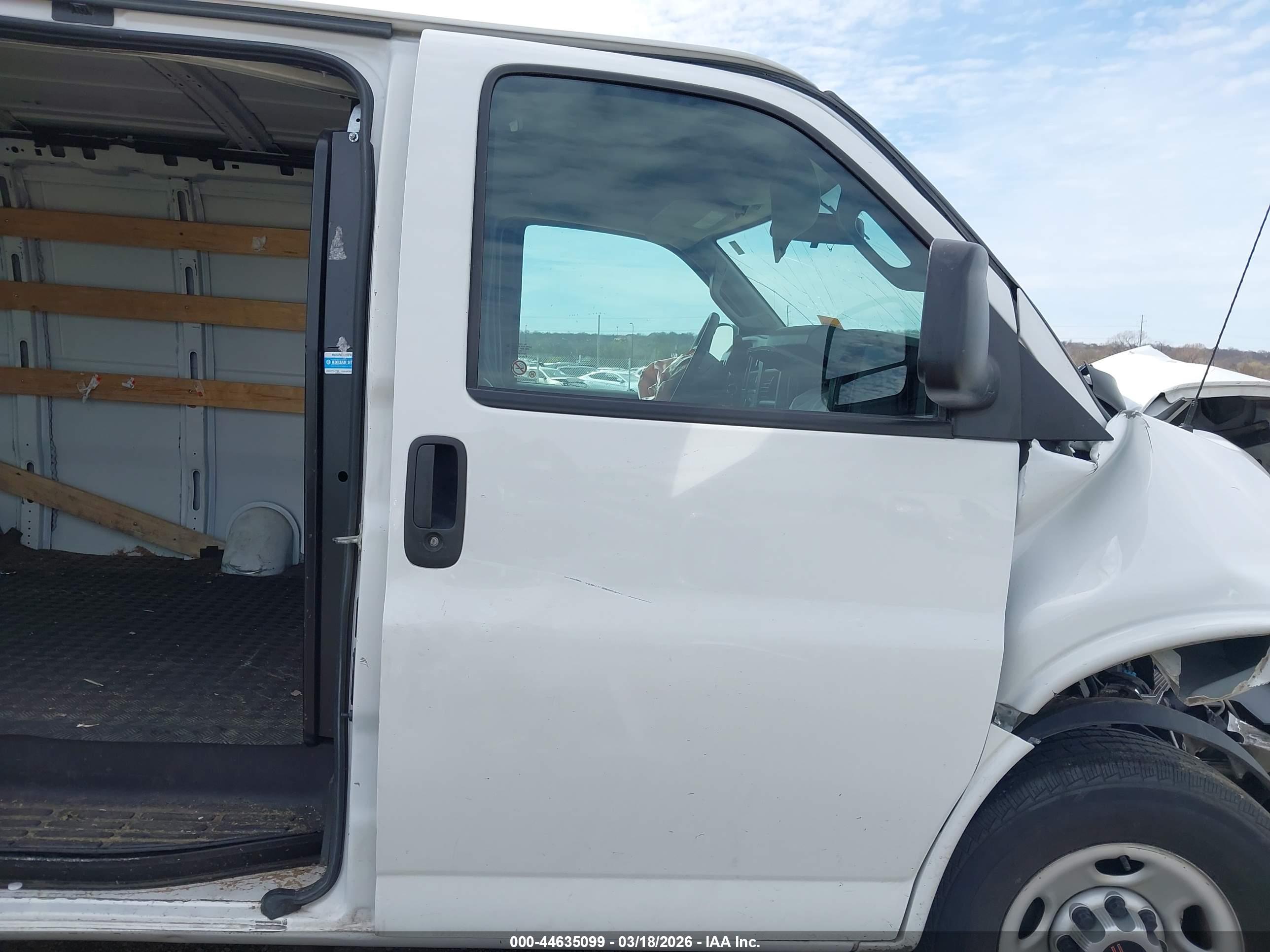 GMC SAVANA image 5