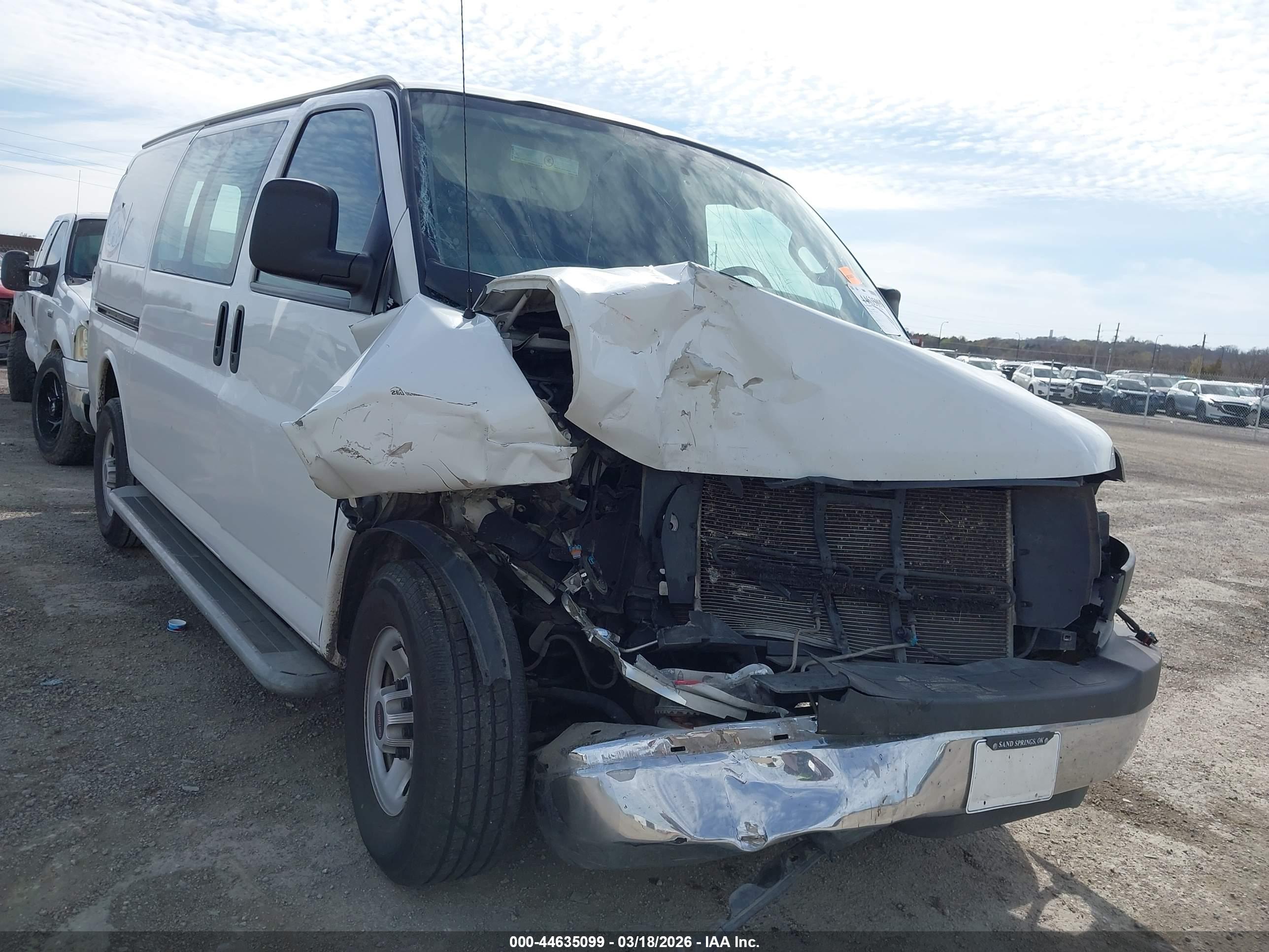 GMC SAVANA image 6