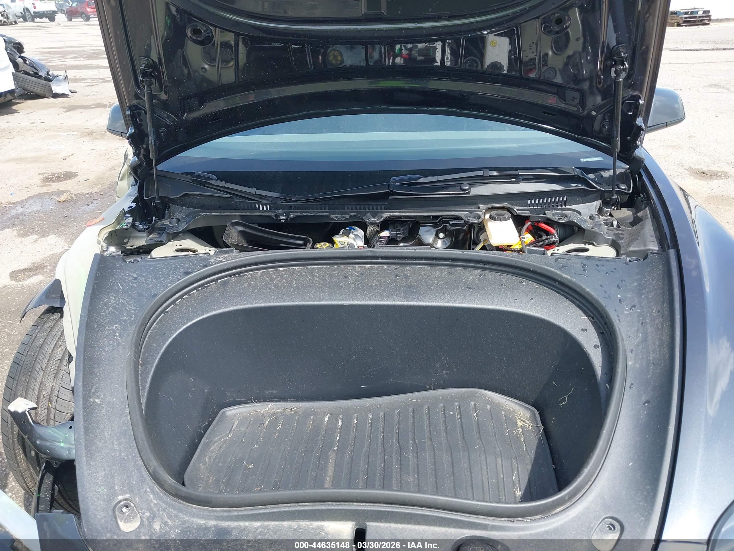 TESLA MODEL image 10