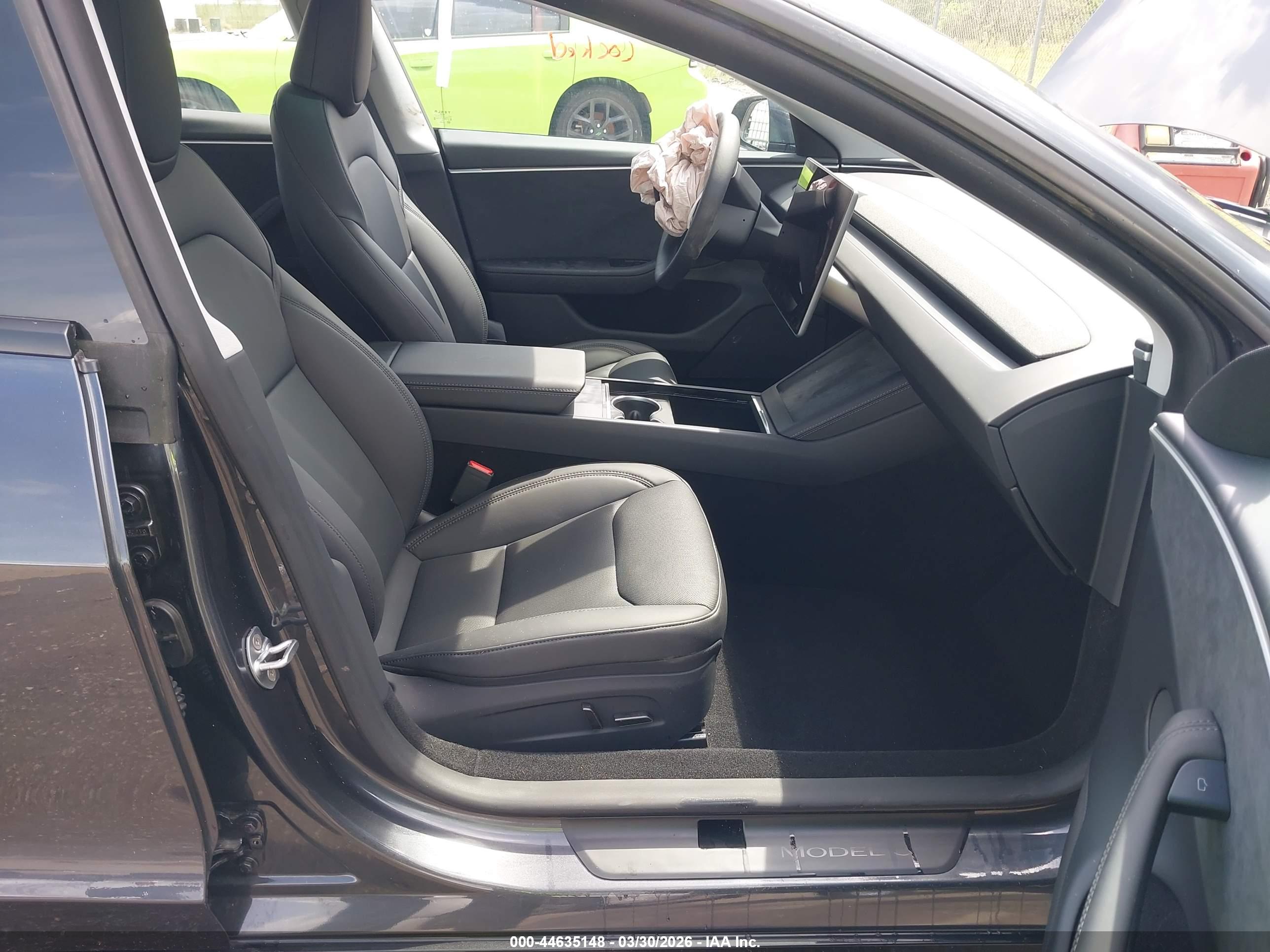 TESLA MODEL image 5
