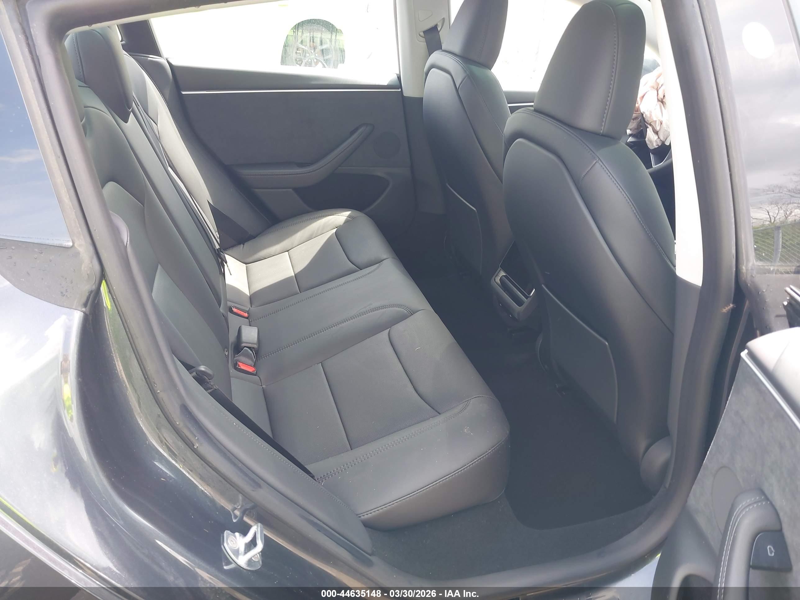 TESLA MODEL image 8