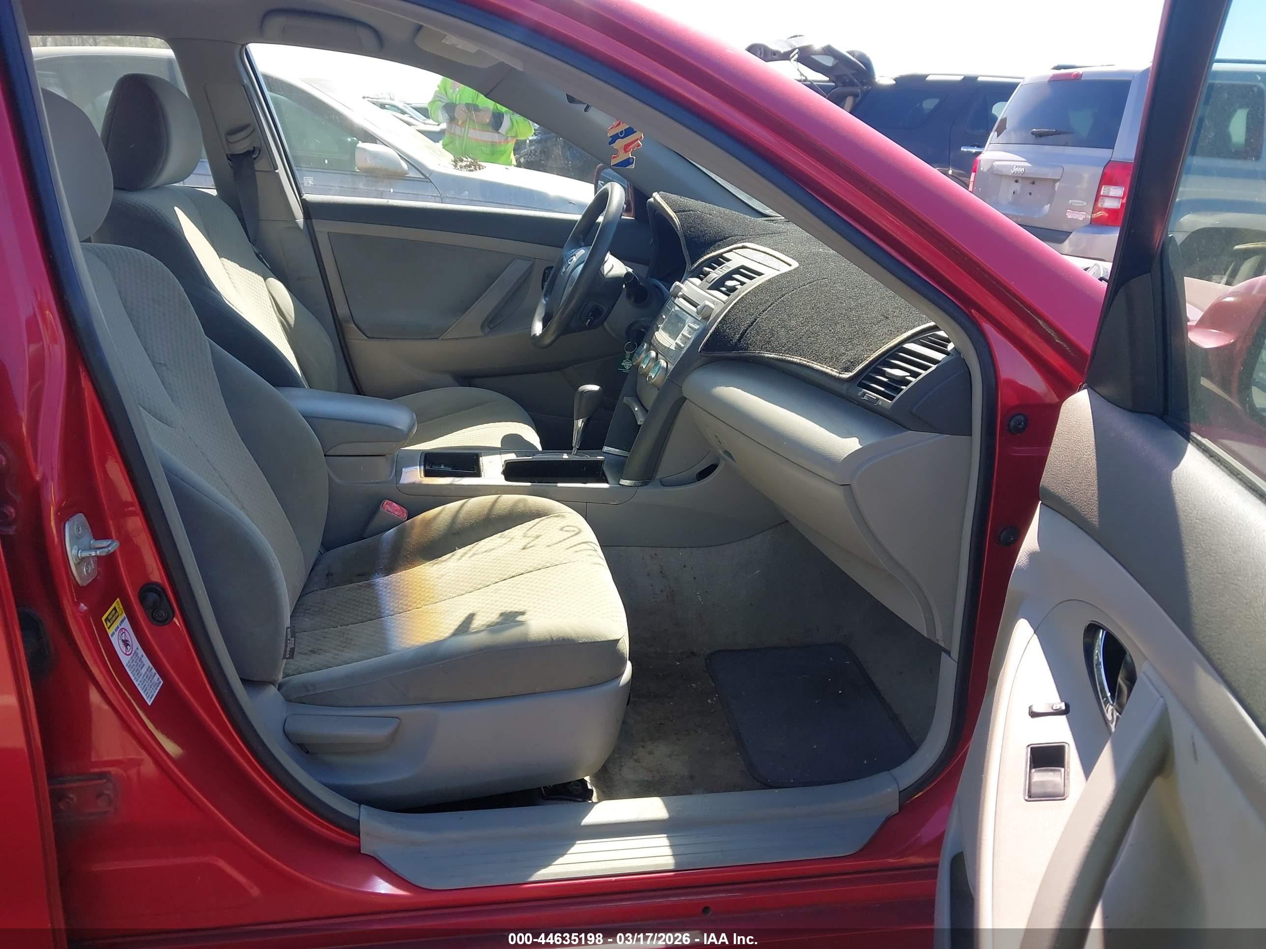 TOYOTA CAMRY image 5