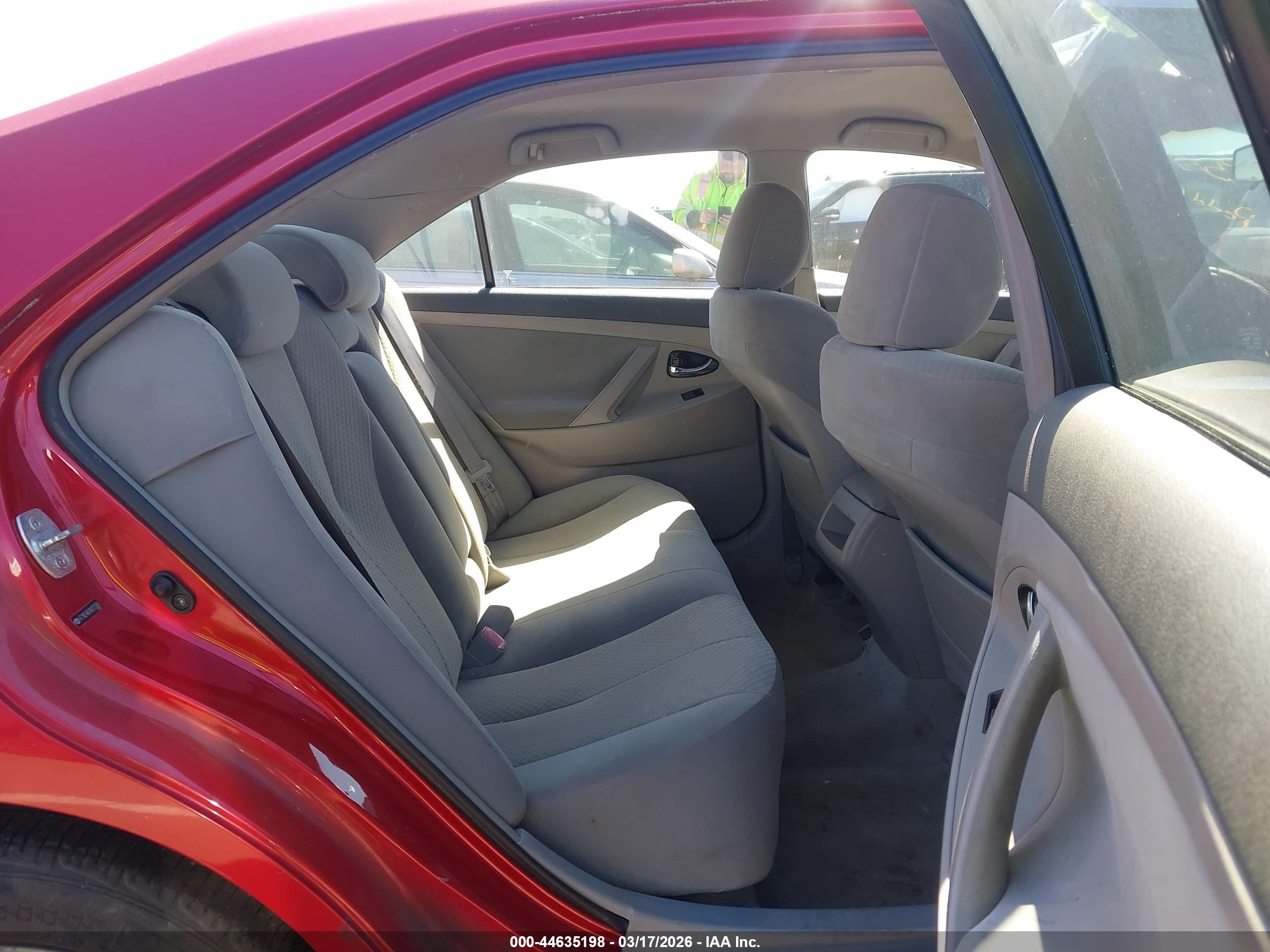TOYOTA CAMRY image 8