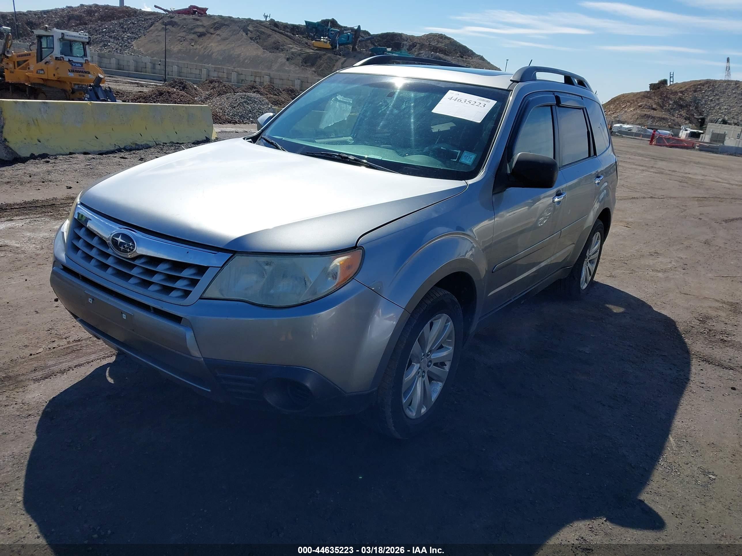 SUBARU FORESTER image 2