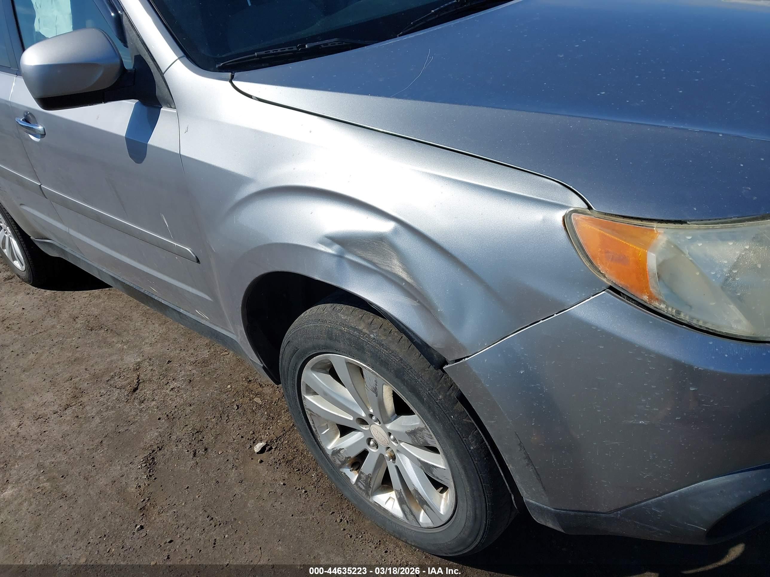 SUBARU FORESTER image 6
