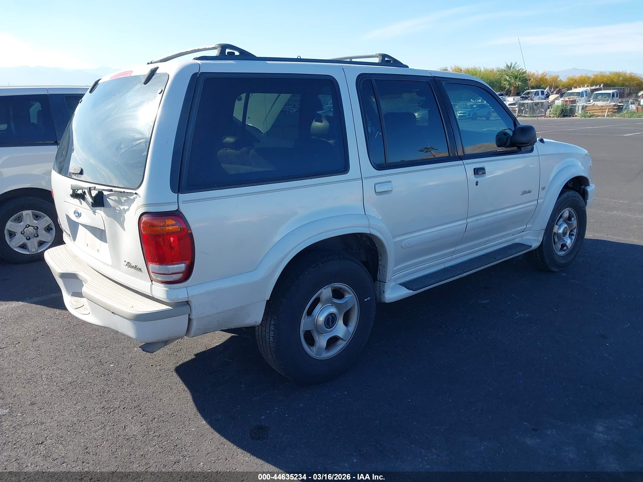 FORD EXPLORER image 4