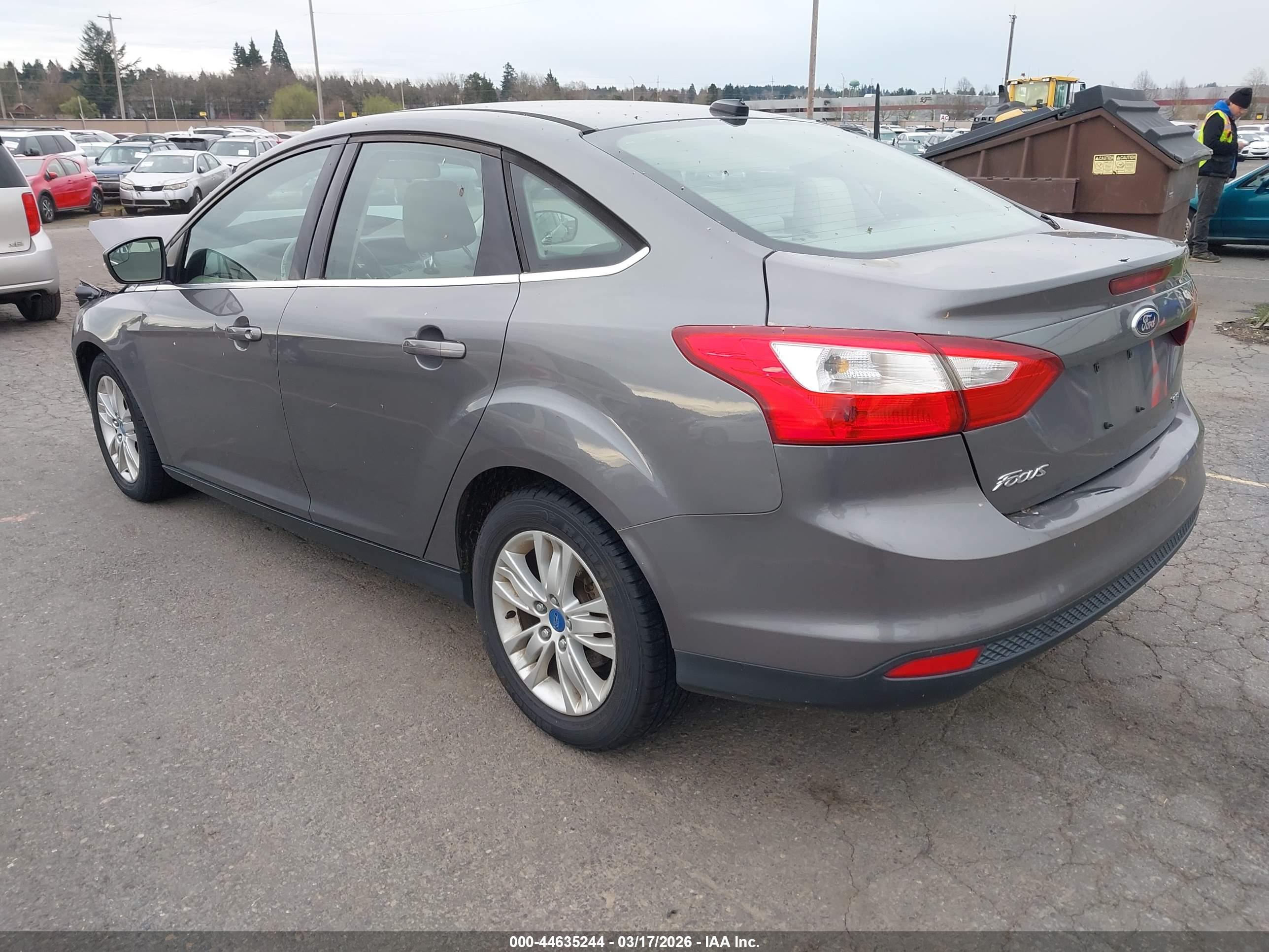 FORD FOCUS image 3