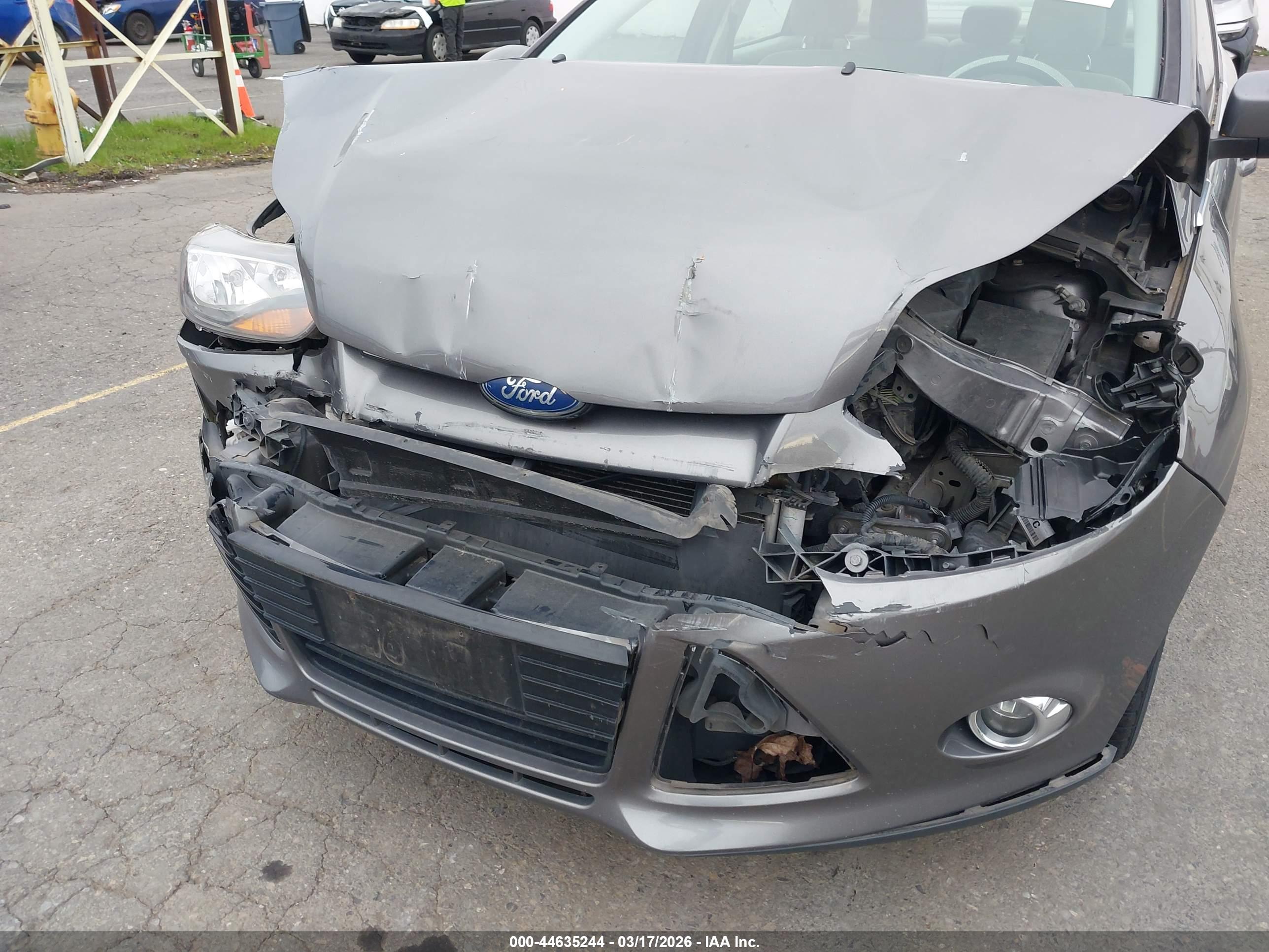 FORD FOCUS image 6