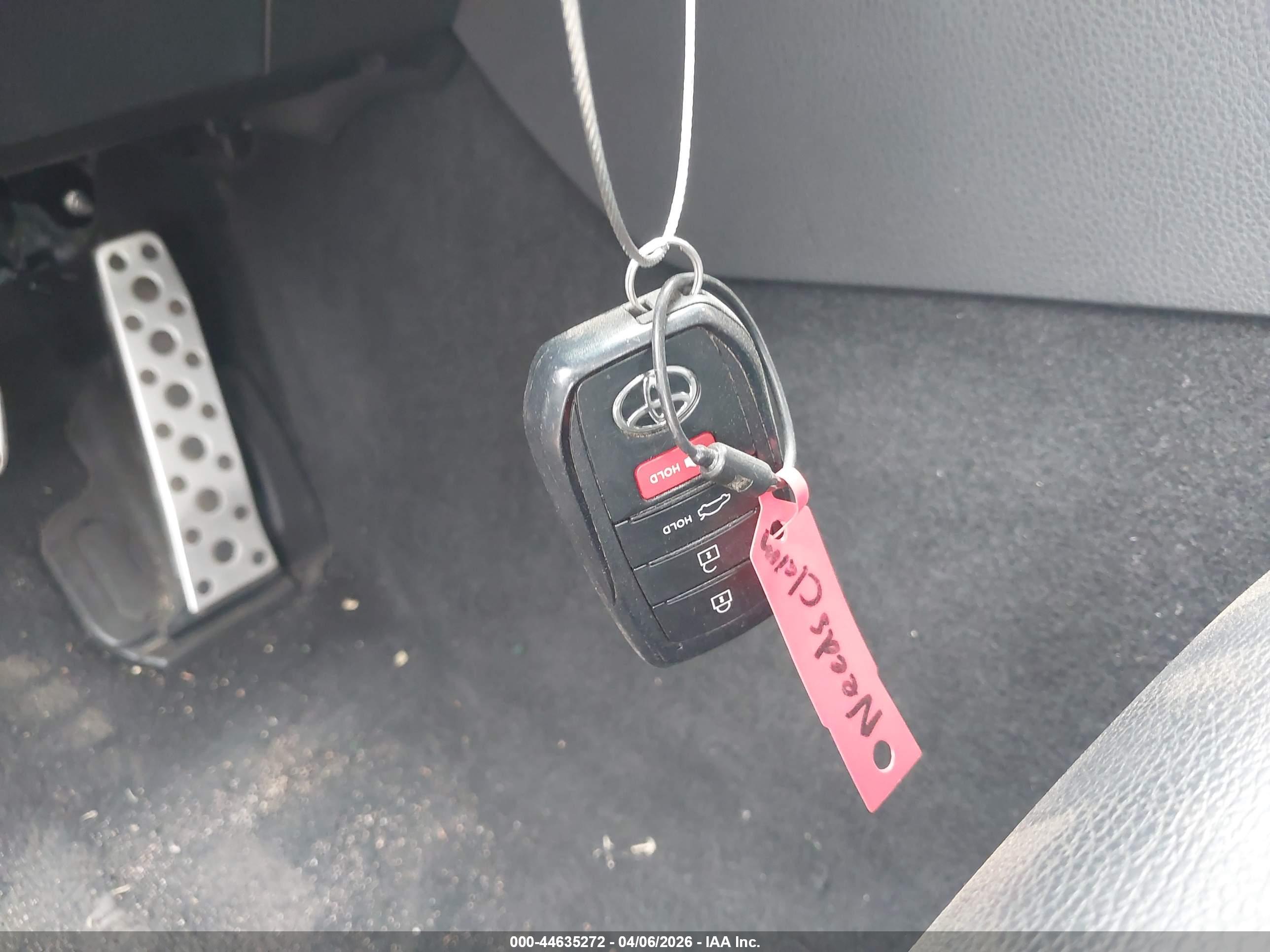 TOYOTA CAMRY image 11
