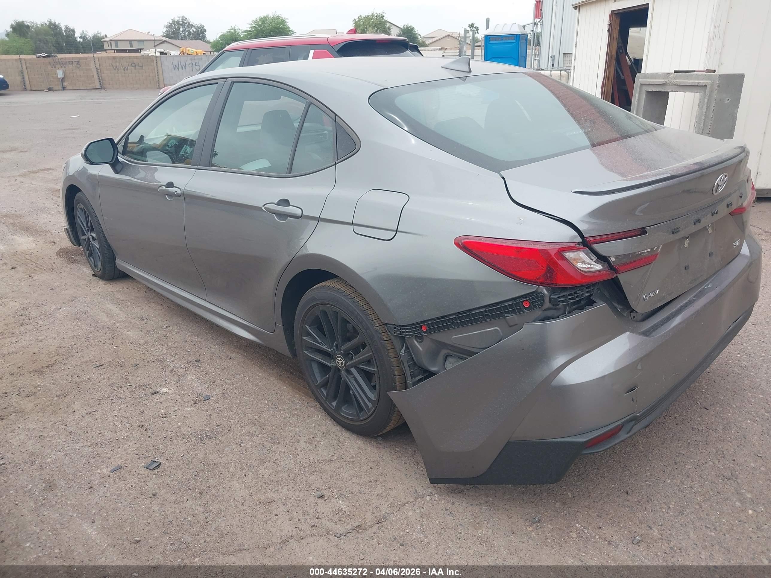 TOYOTA CAMRY image 3