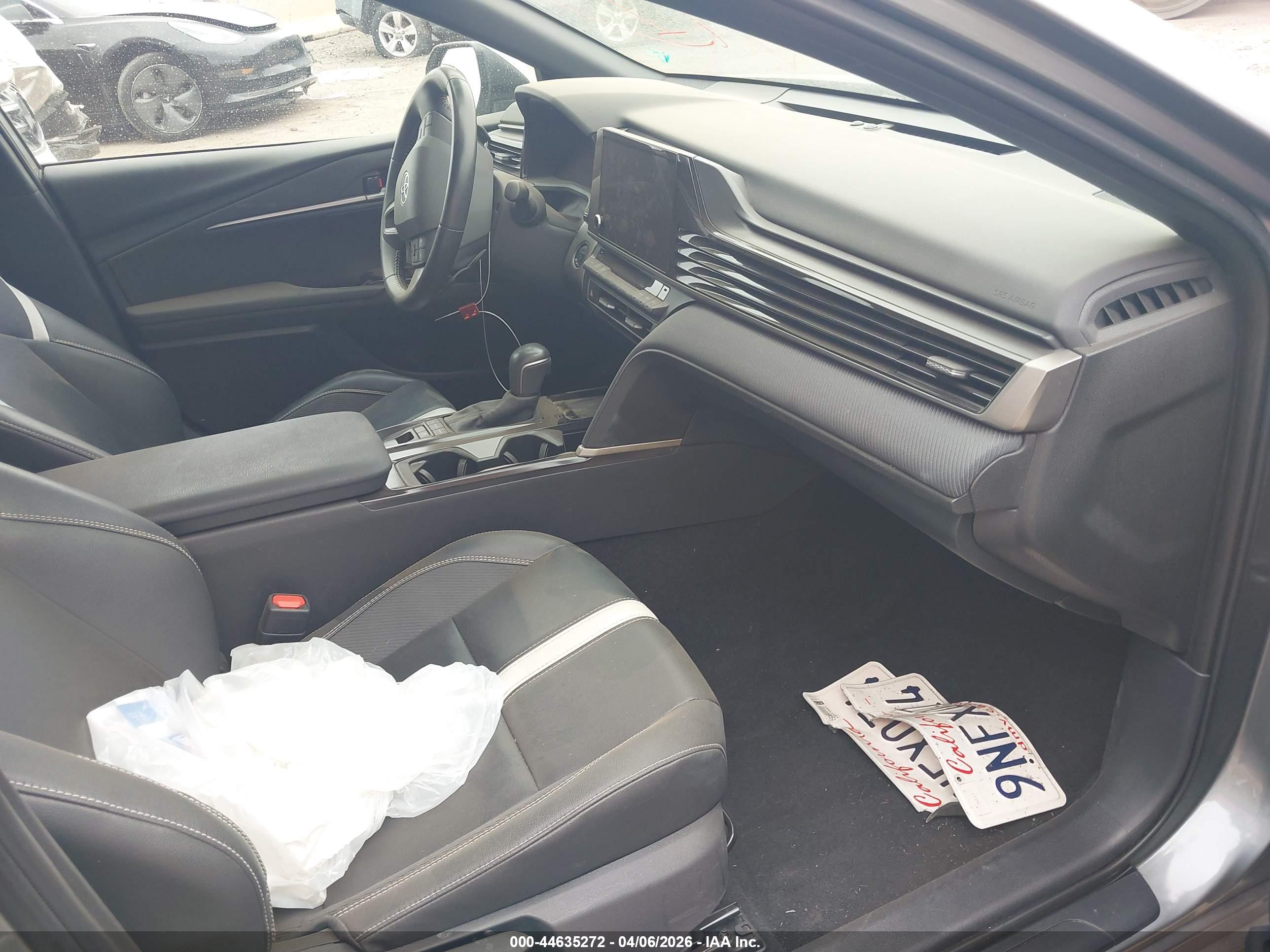TOYOTA CAMRY image 5