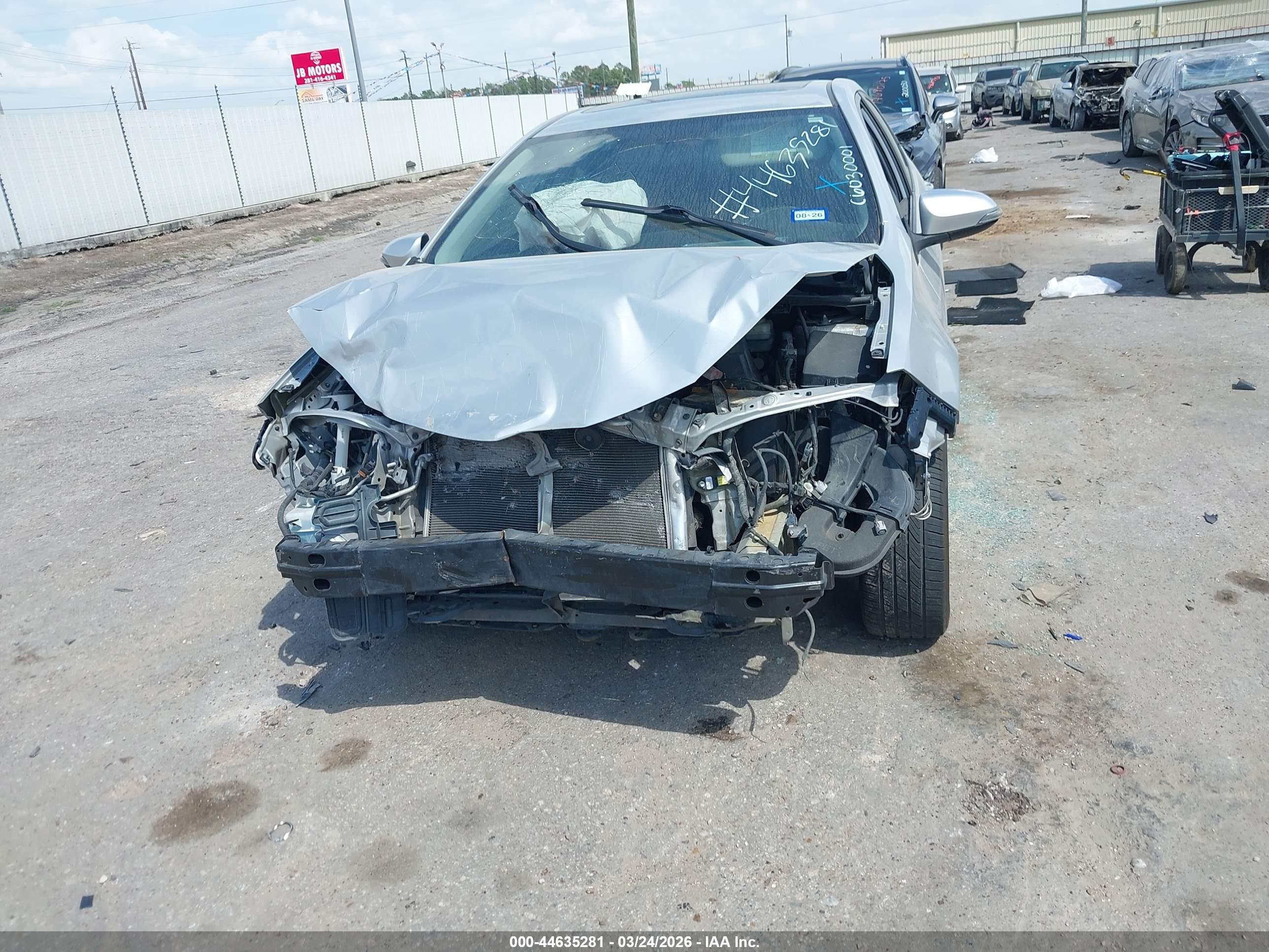 TOYOTA COROLLA image 6