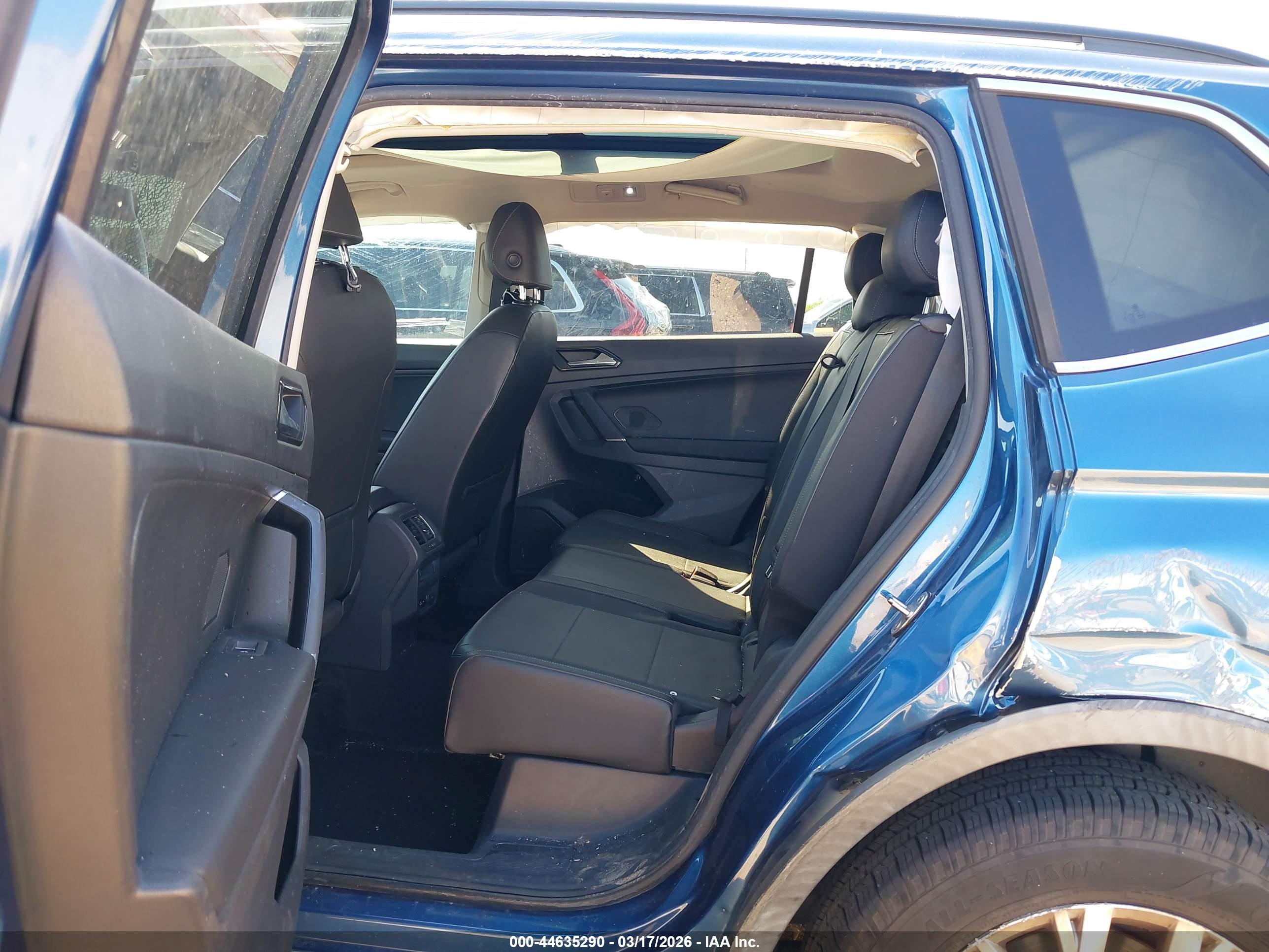 VOLKSWAGEN TIGUAN image 8