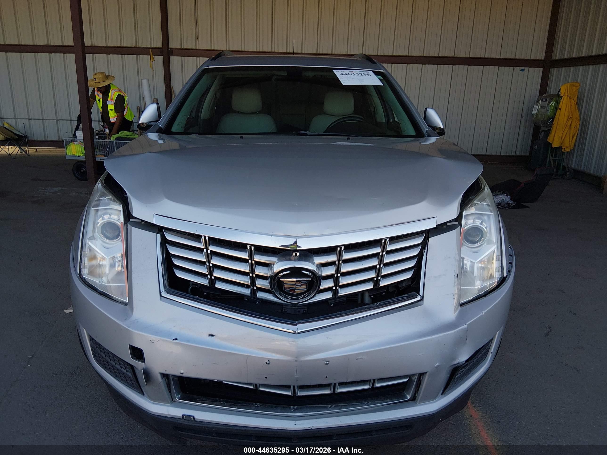 CADILLAC SRX image 6