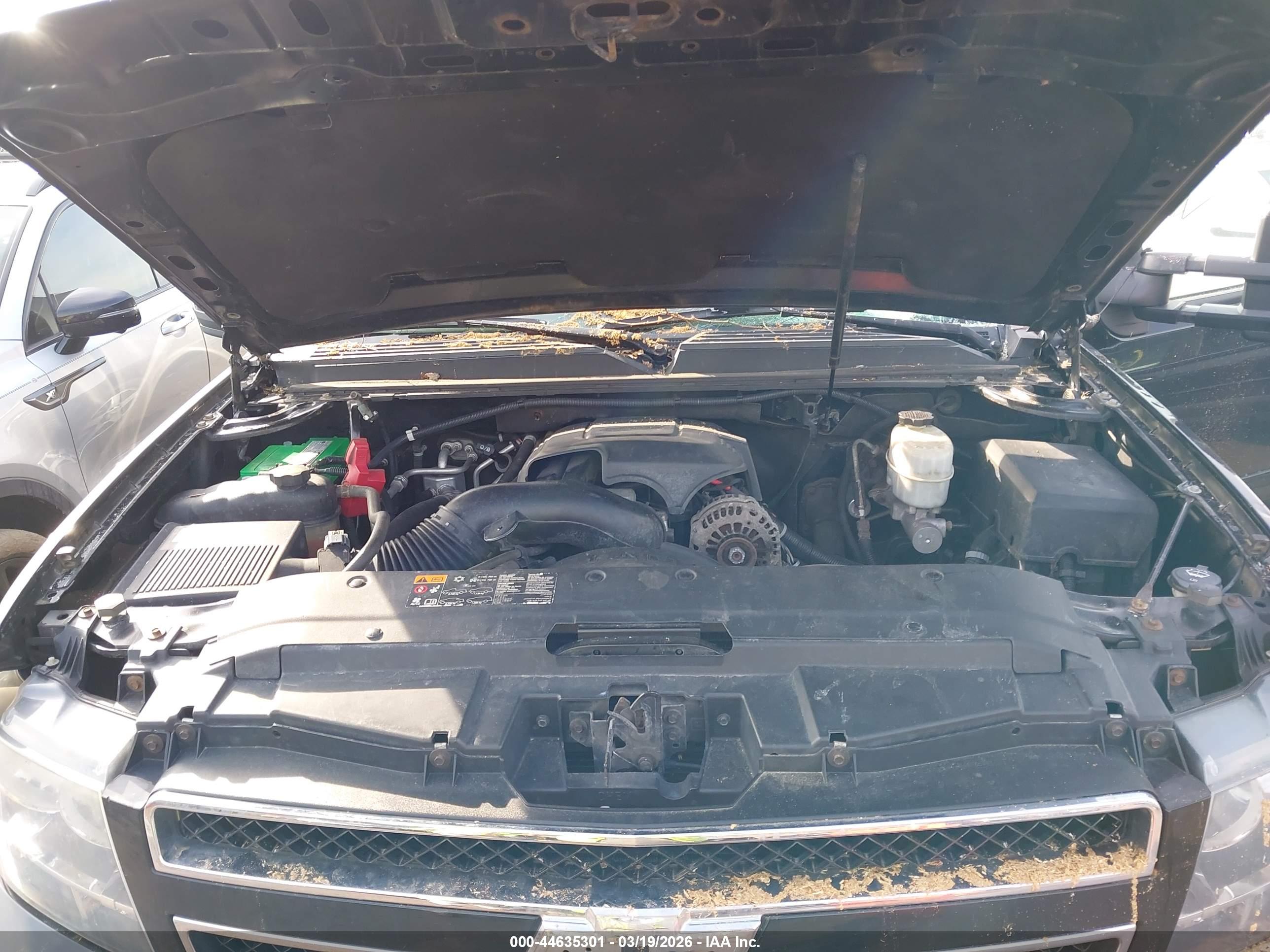 CHEVROLET SUBURBAN image 10