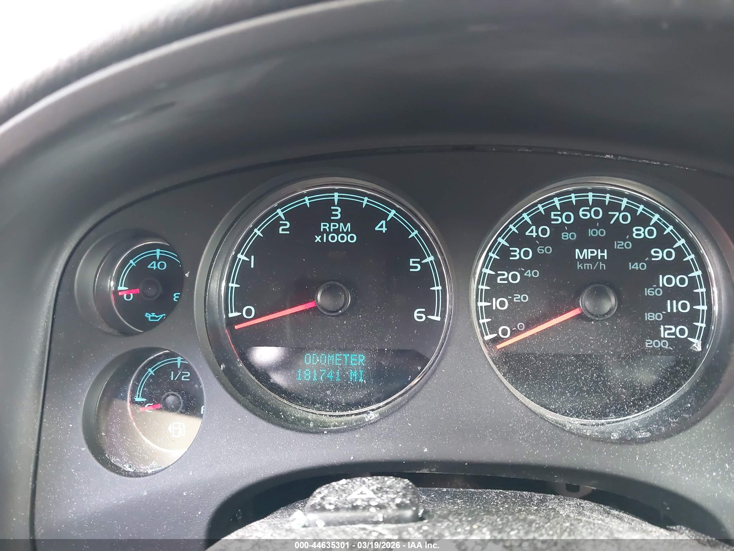 CHEVROLET SUBURBAN image 7