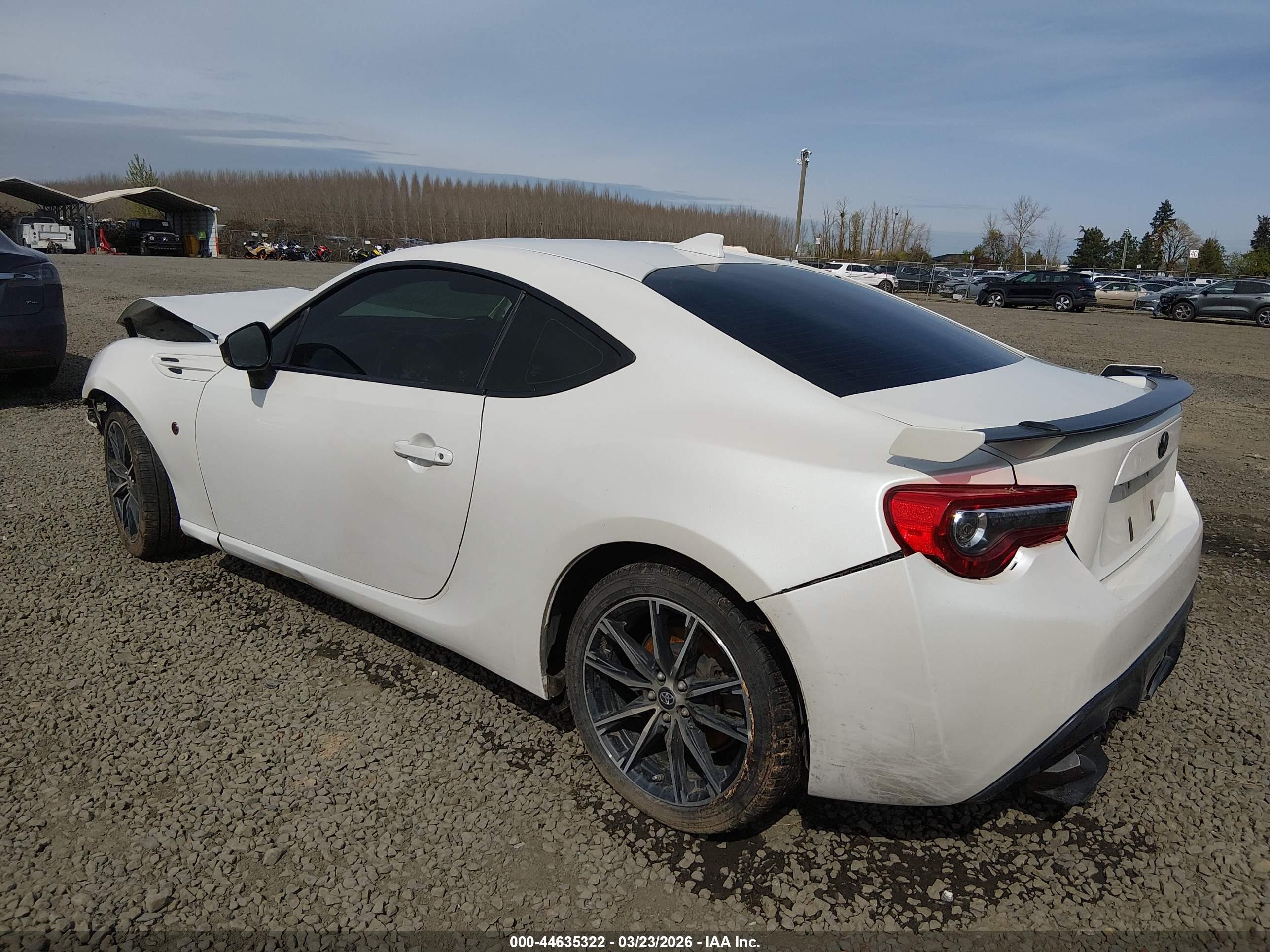 TOYOTA 86 image 3