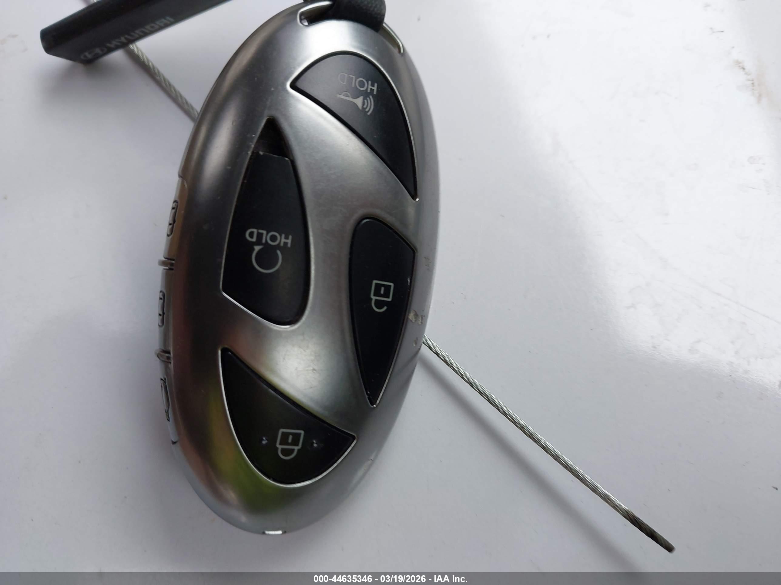 HYUNDAI SANTA image 11