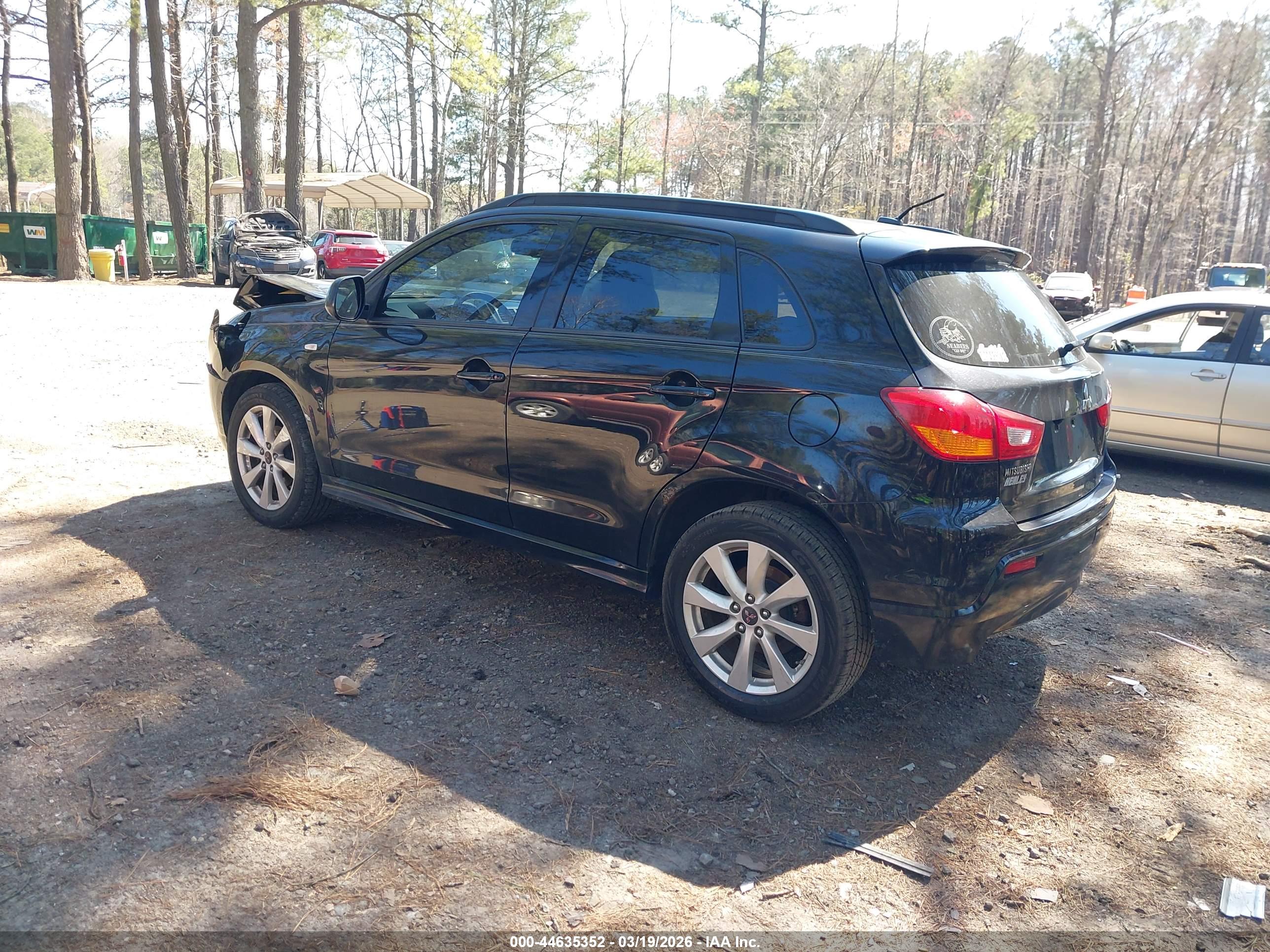 MITSUBISHI OUTLANDER image 3