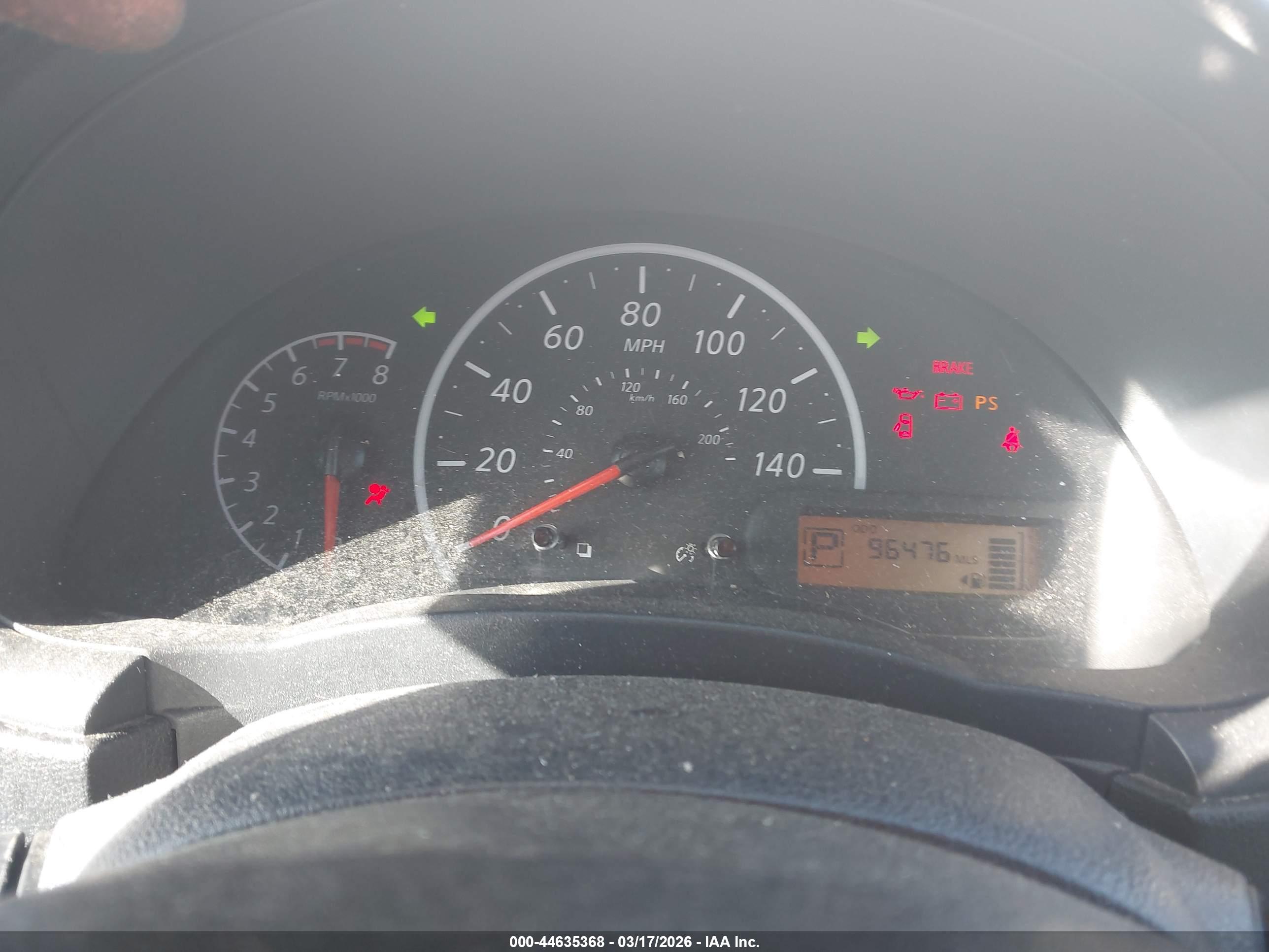 NISSAN VERSA image 7