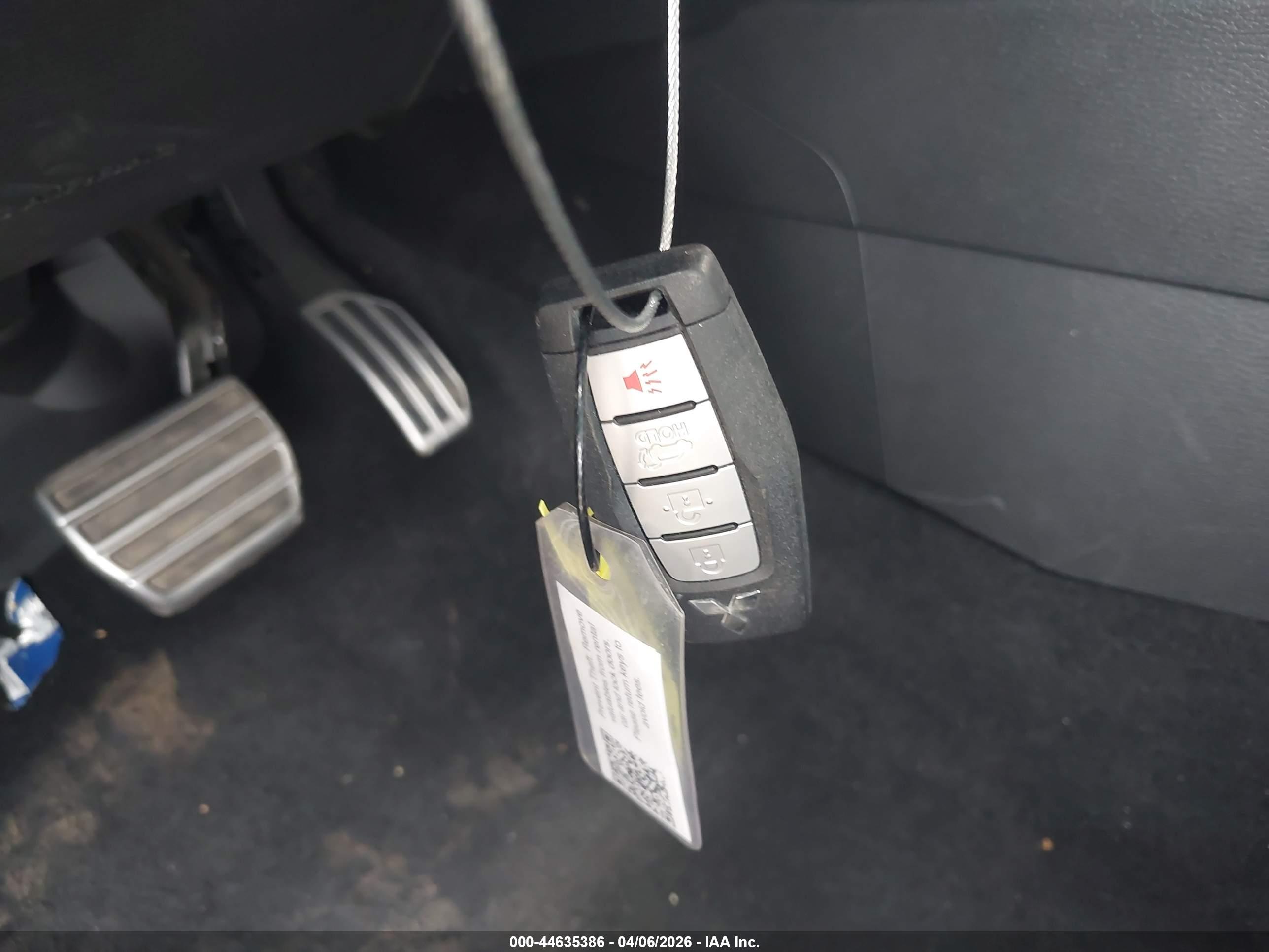 MITSUBISHI OUTLANDER image 11