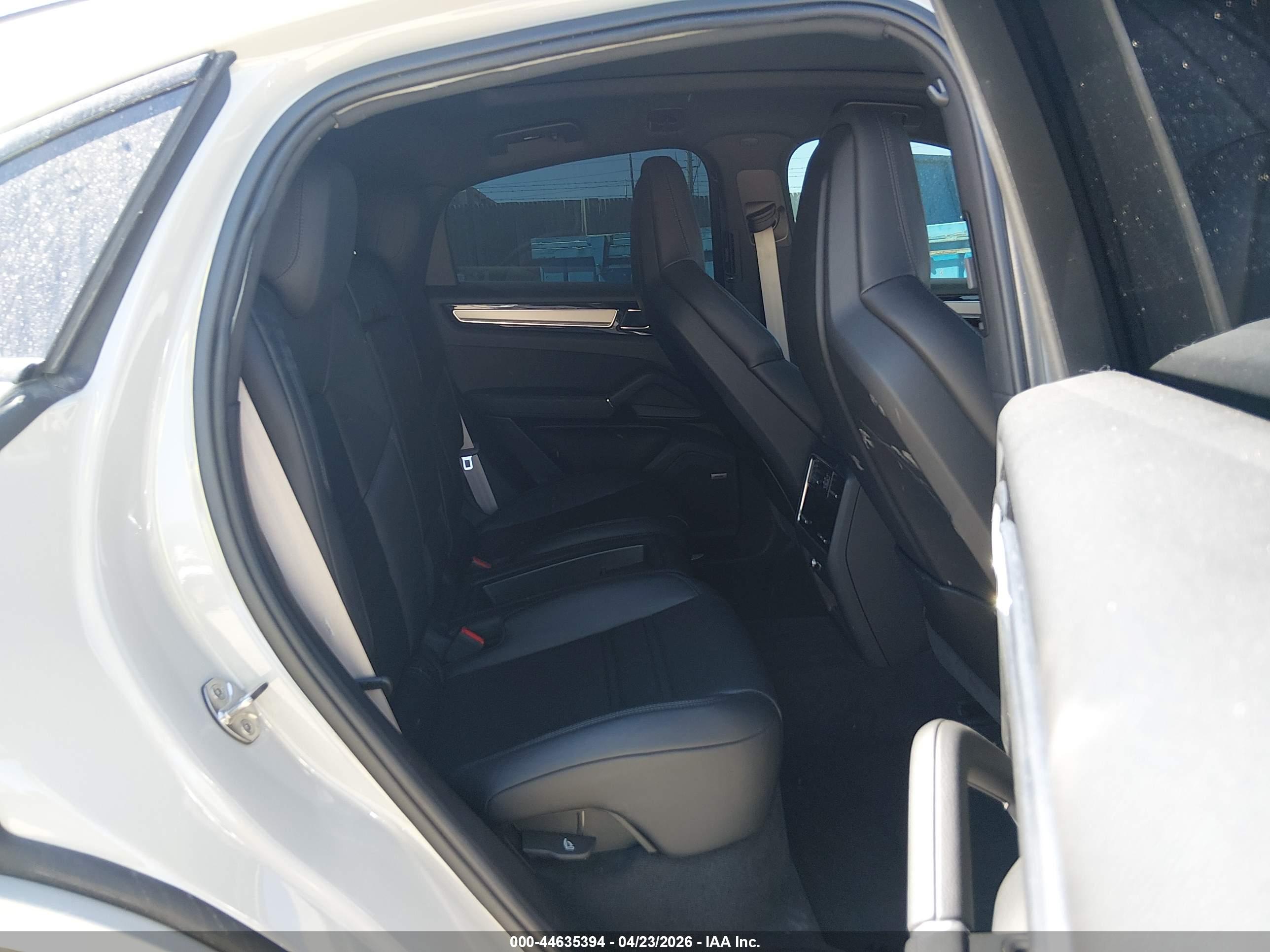 PORSCHE CAYENNE image 8