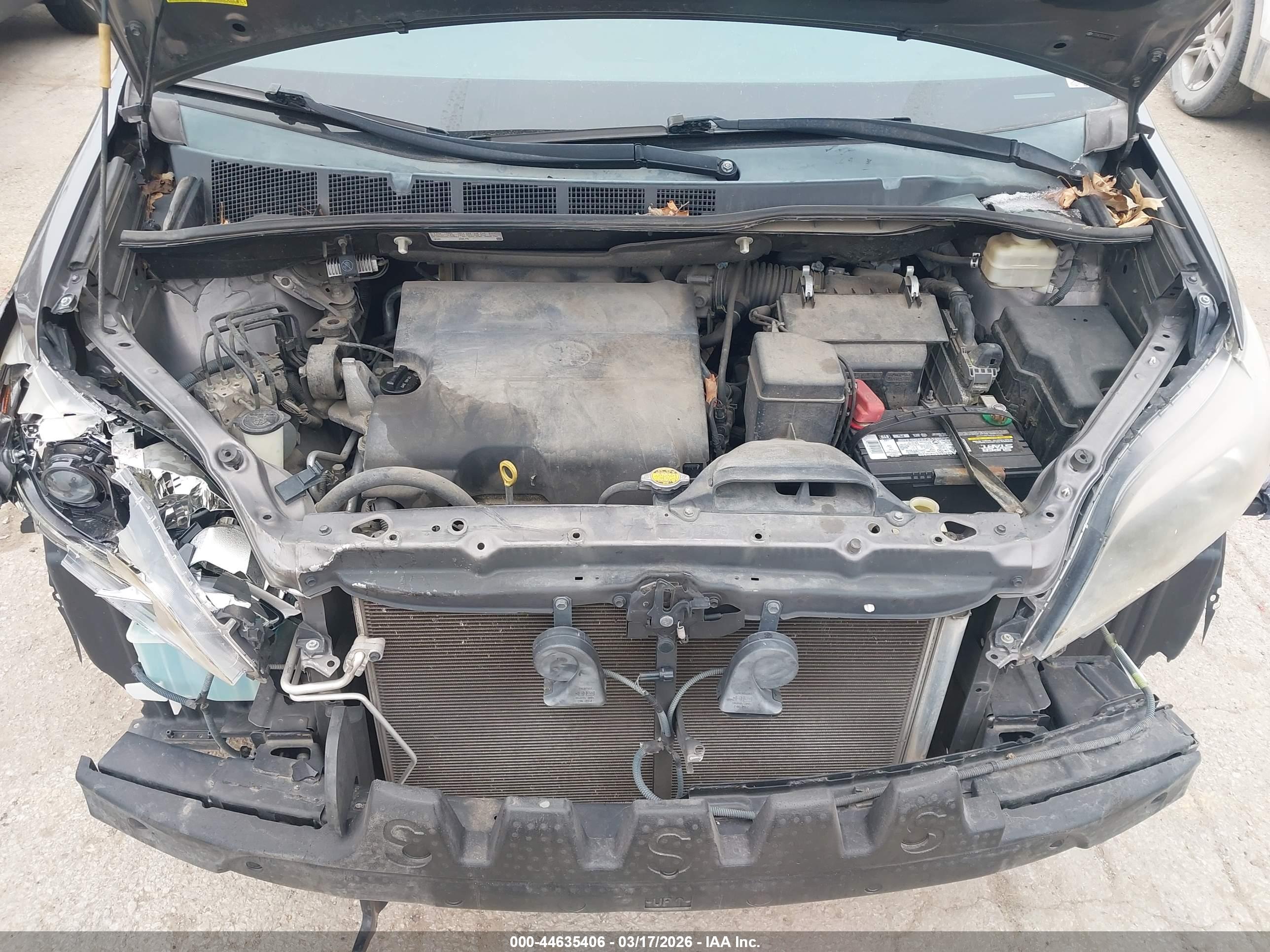 TOYOTA SIENNA image 10