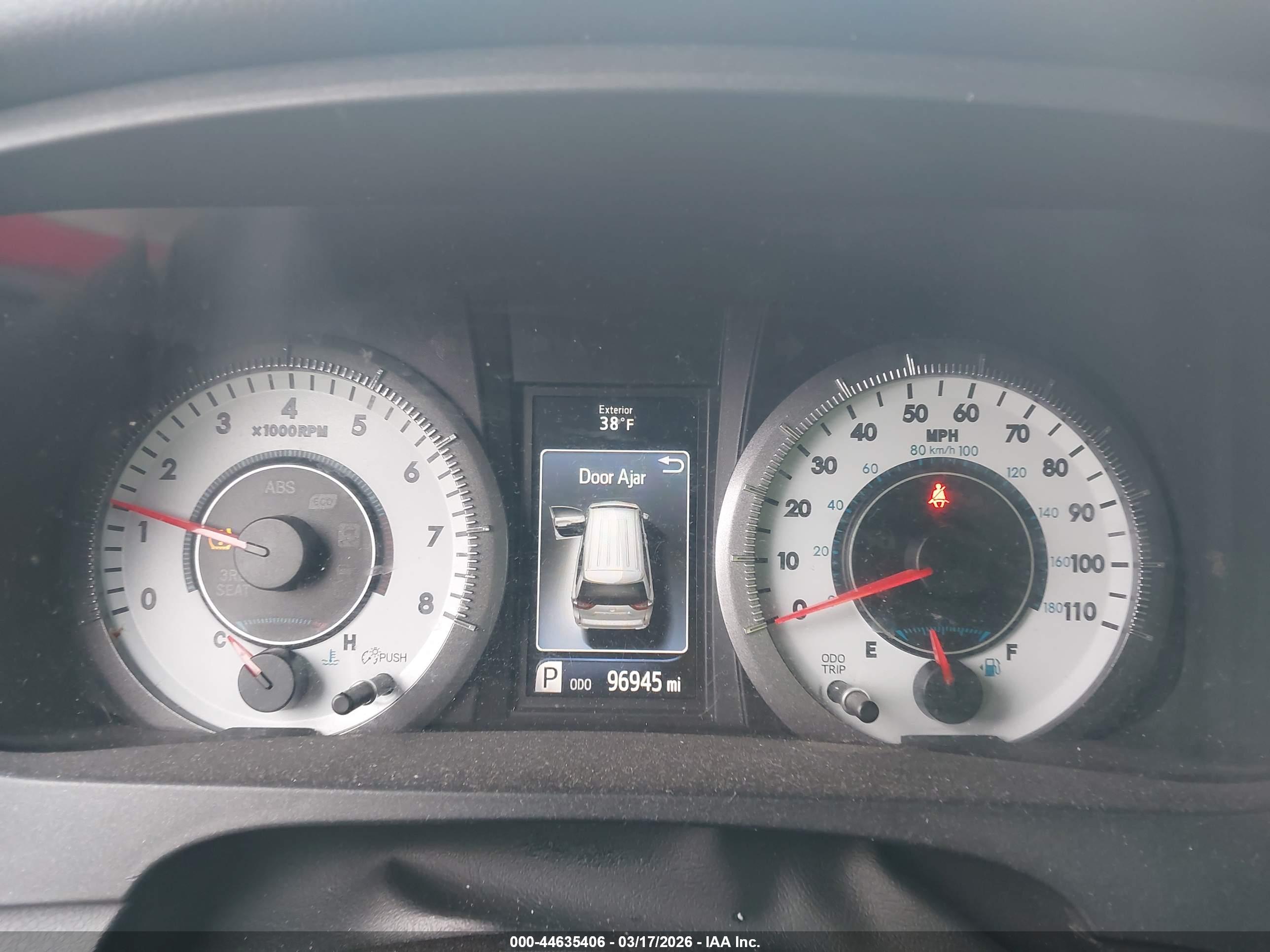 TOYOTA SIENNA image 7