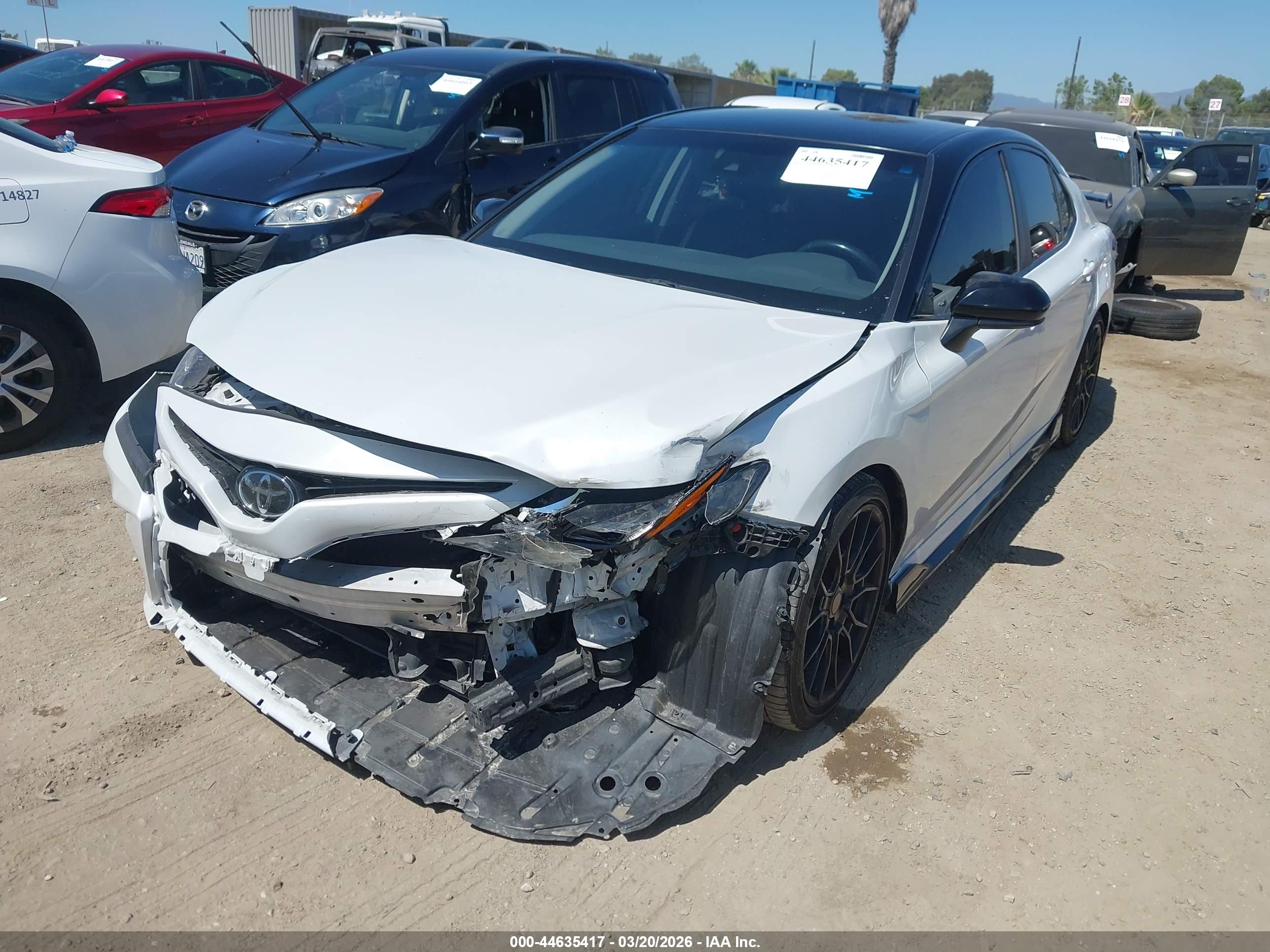TOYOTA CAMRY image 2