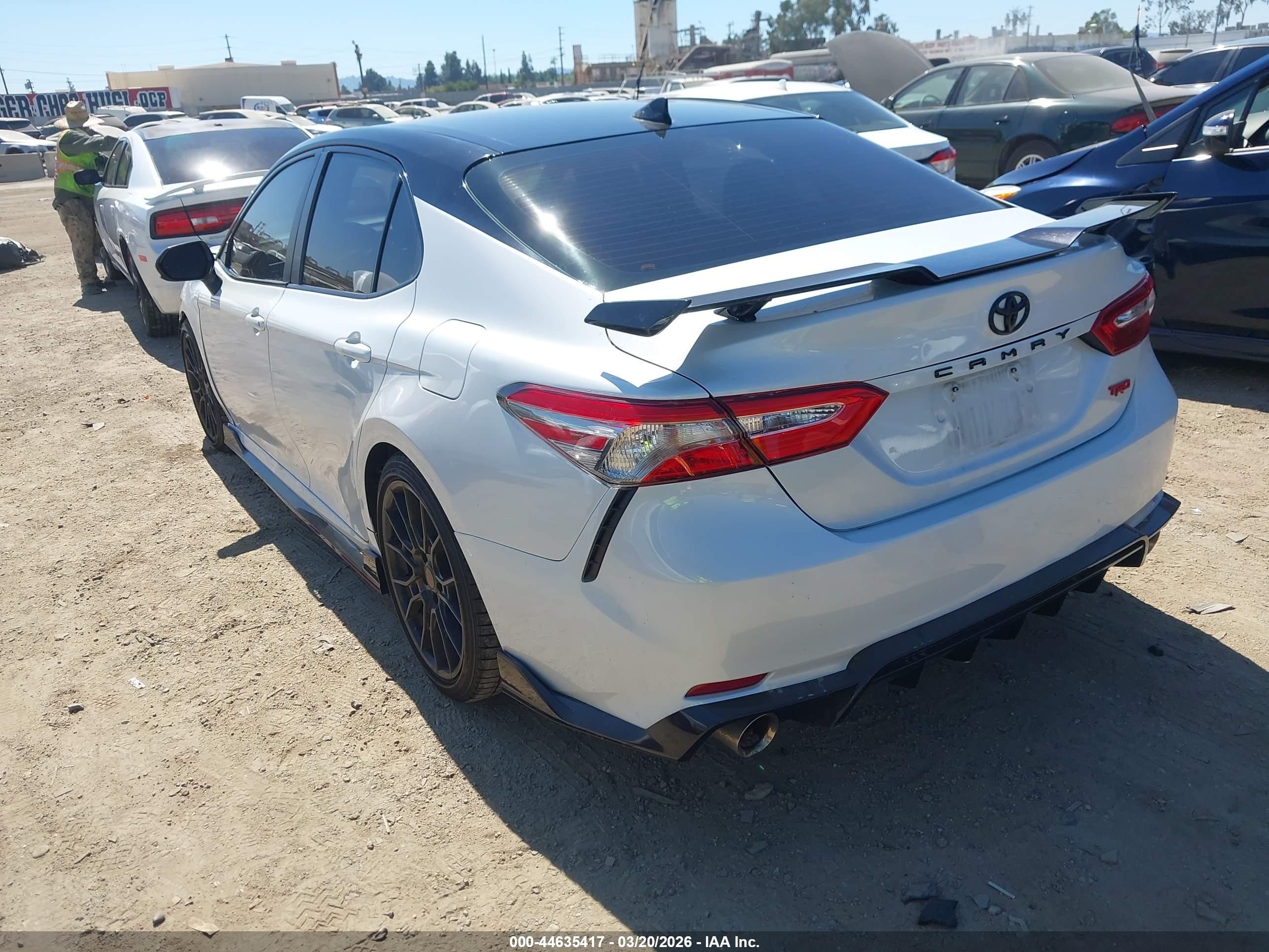 TOYOTA CAMRY image 3