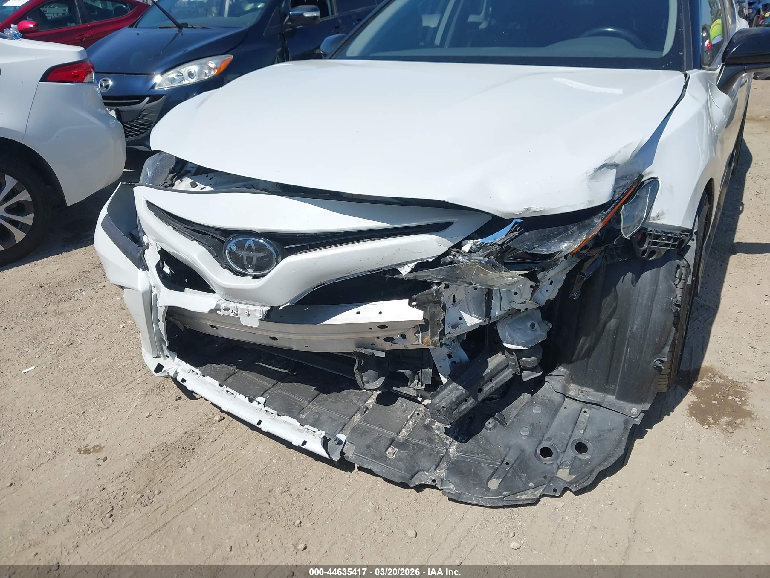 TOYOTA CAMRY image 6