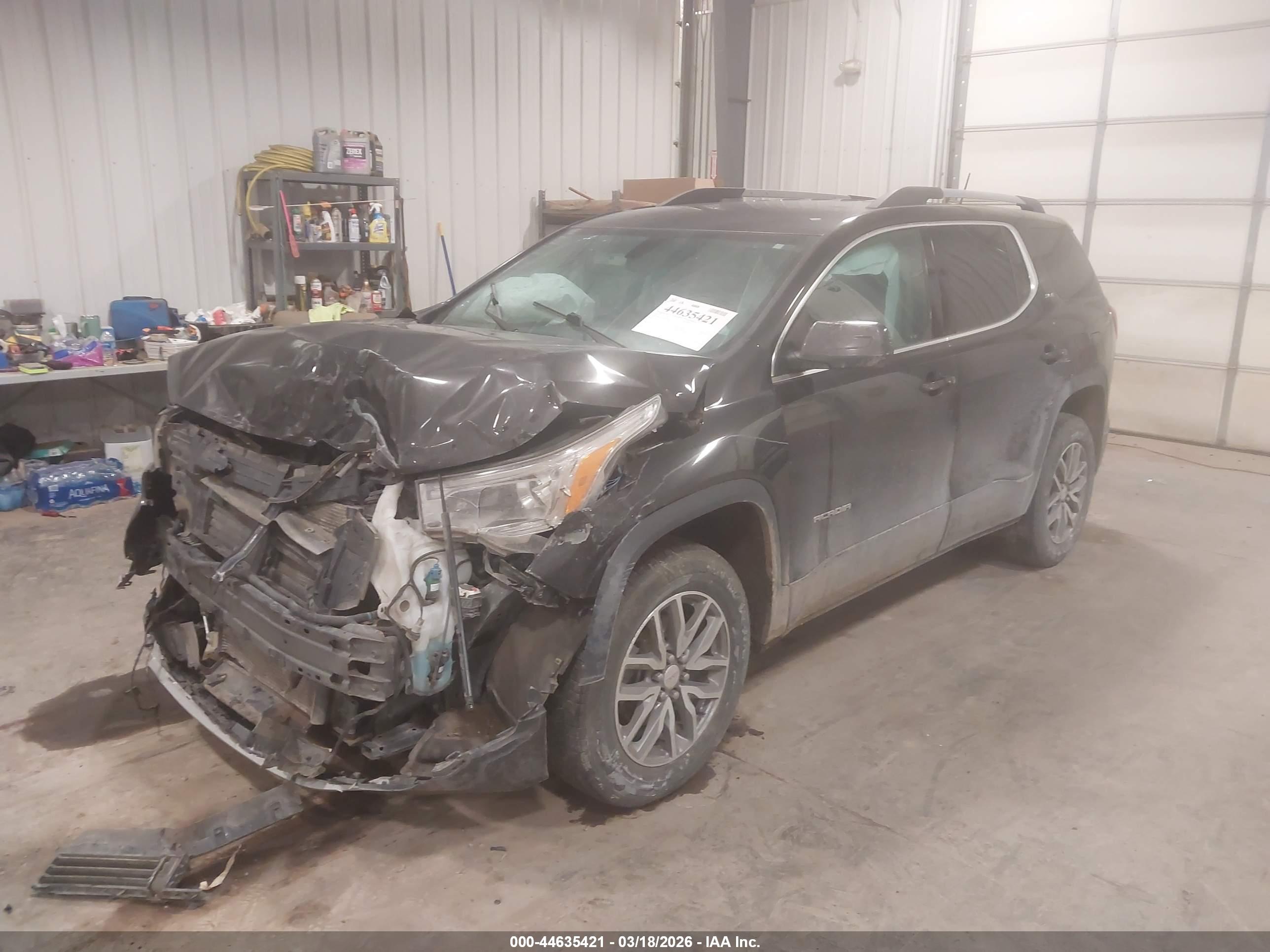 GMC ACADIA image 2