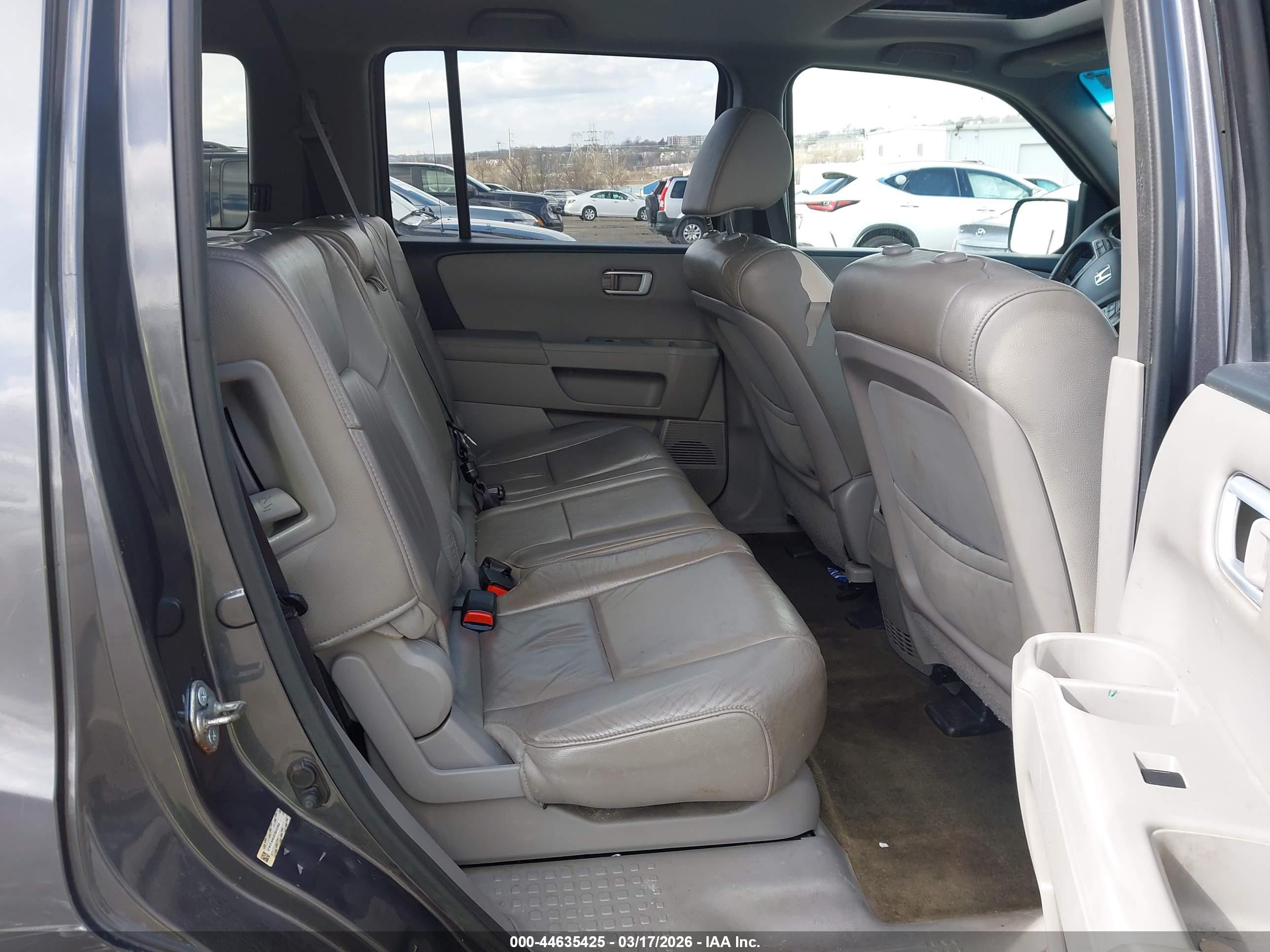 HONDA PILOT image 8