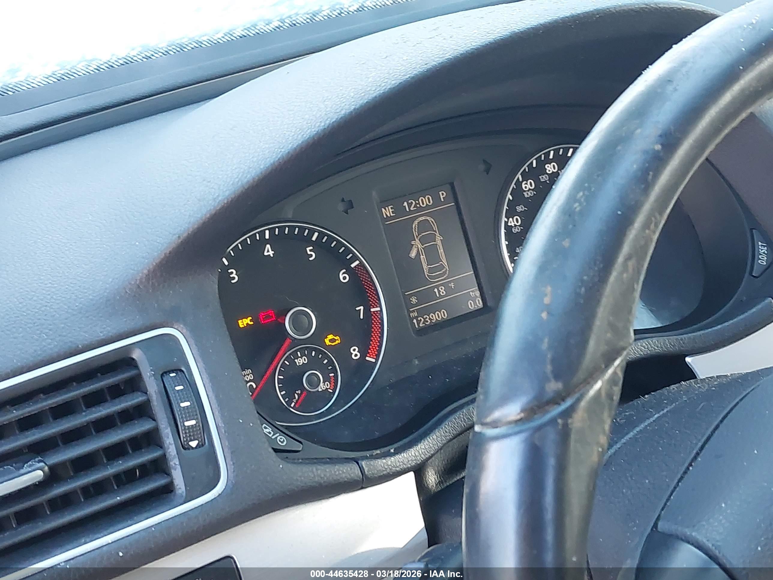 VOLKSWAGEN PASSAT image 7
