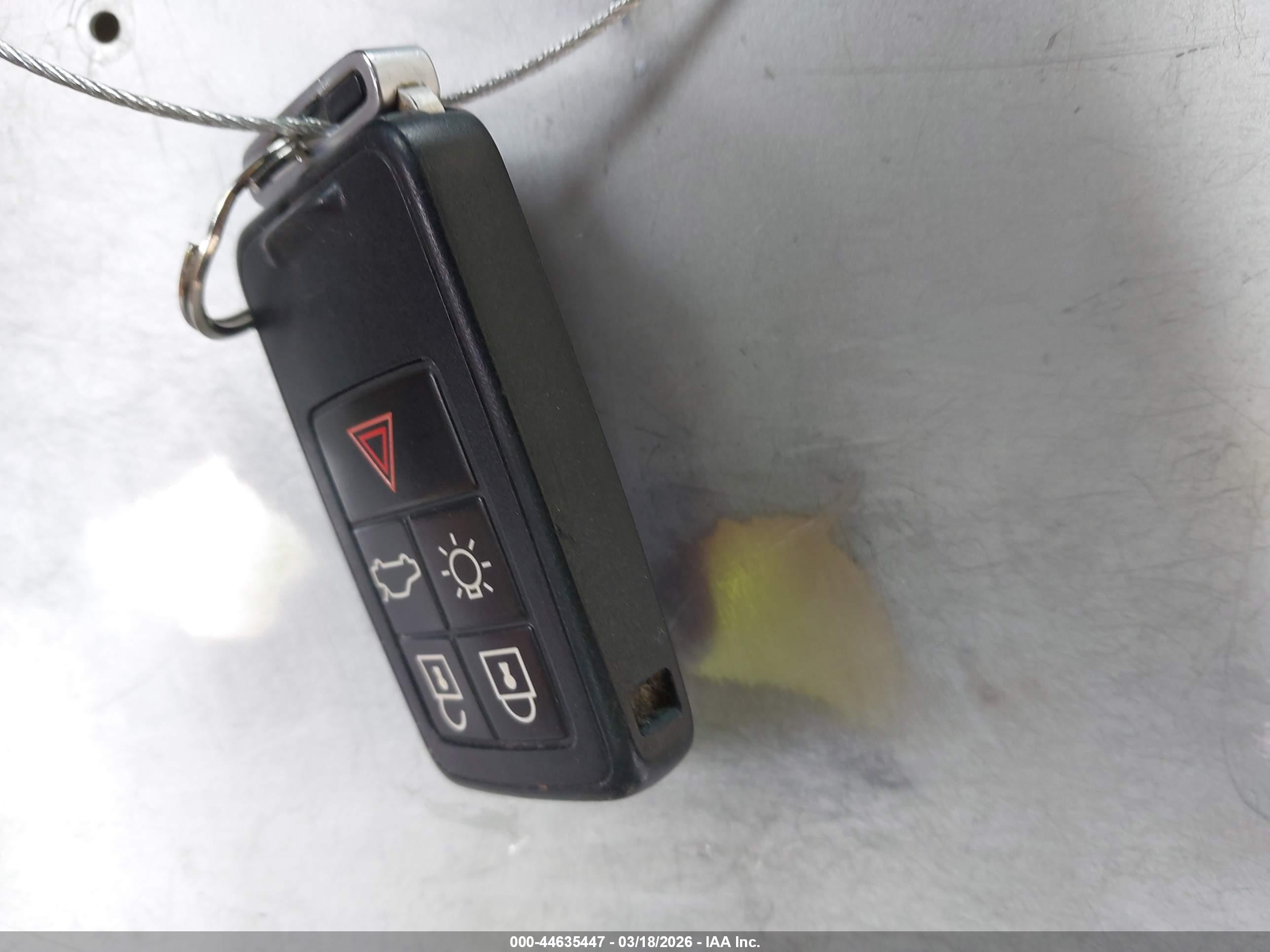 VOLVO S60 image 11