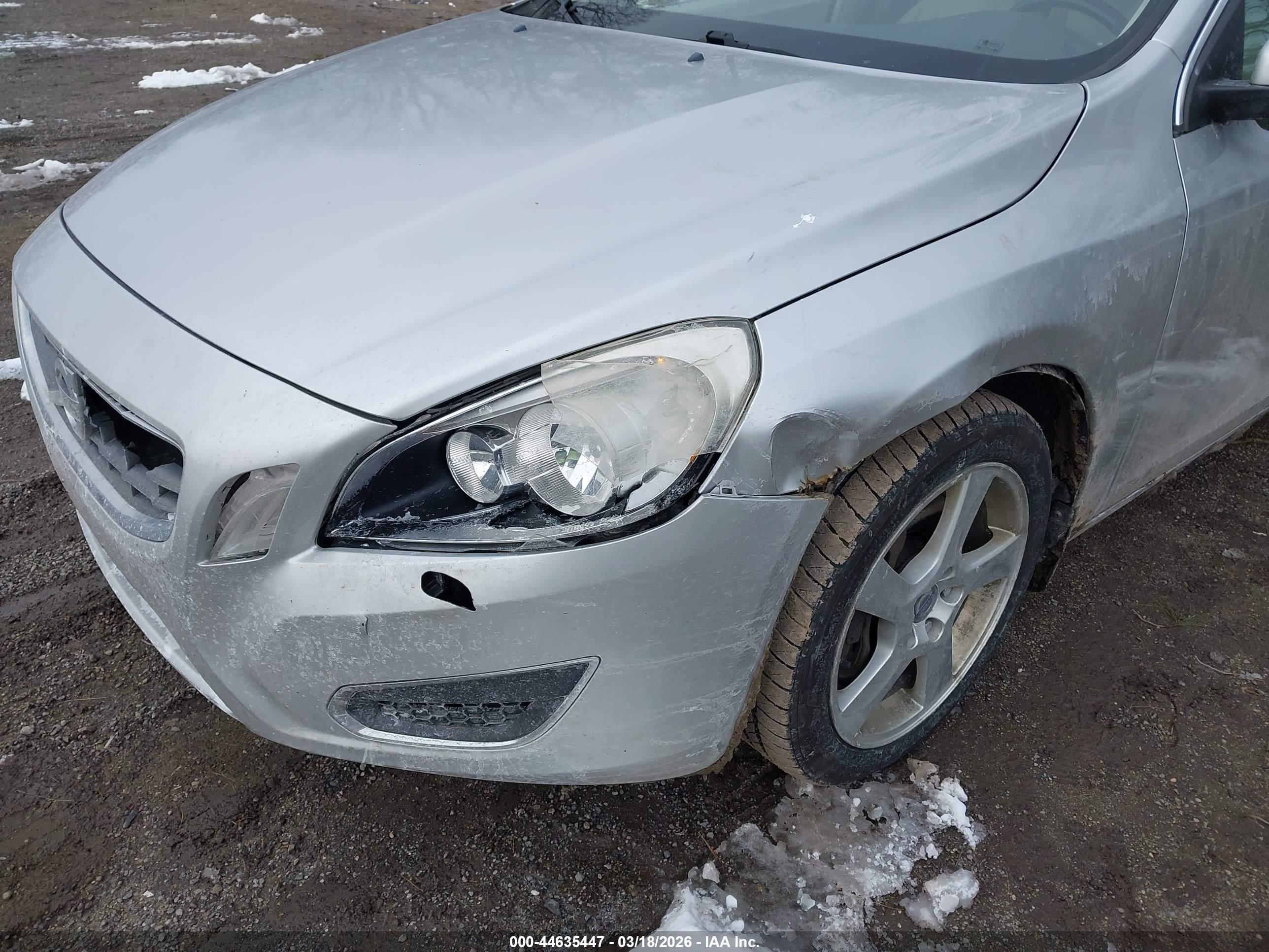 VOLVO S60 image 6