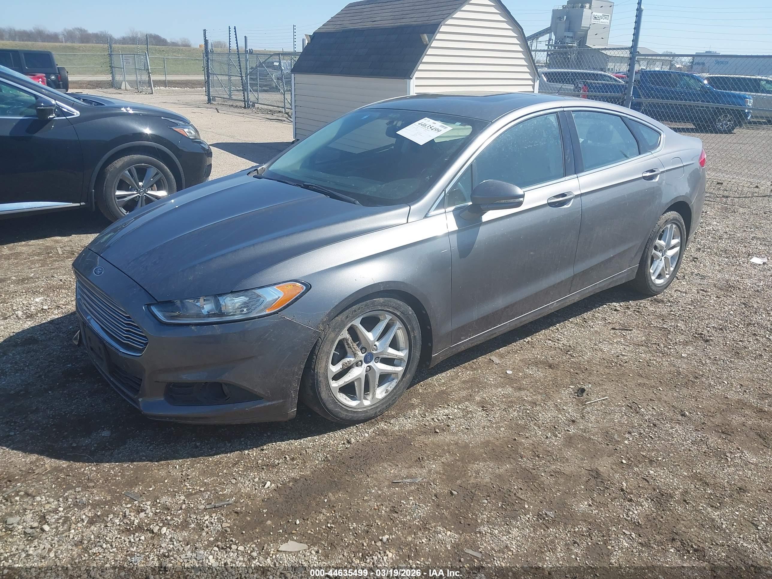 FORD FUSION image 2