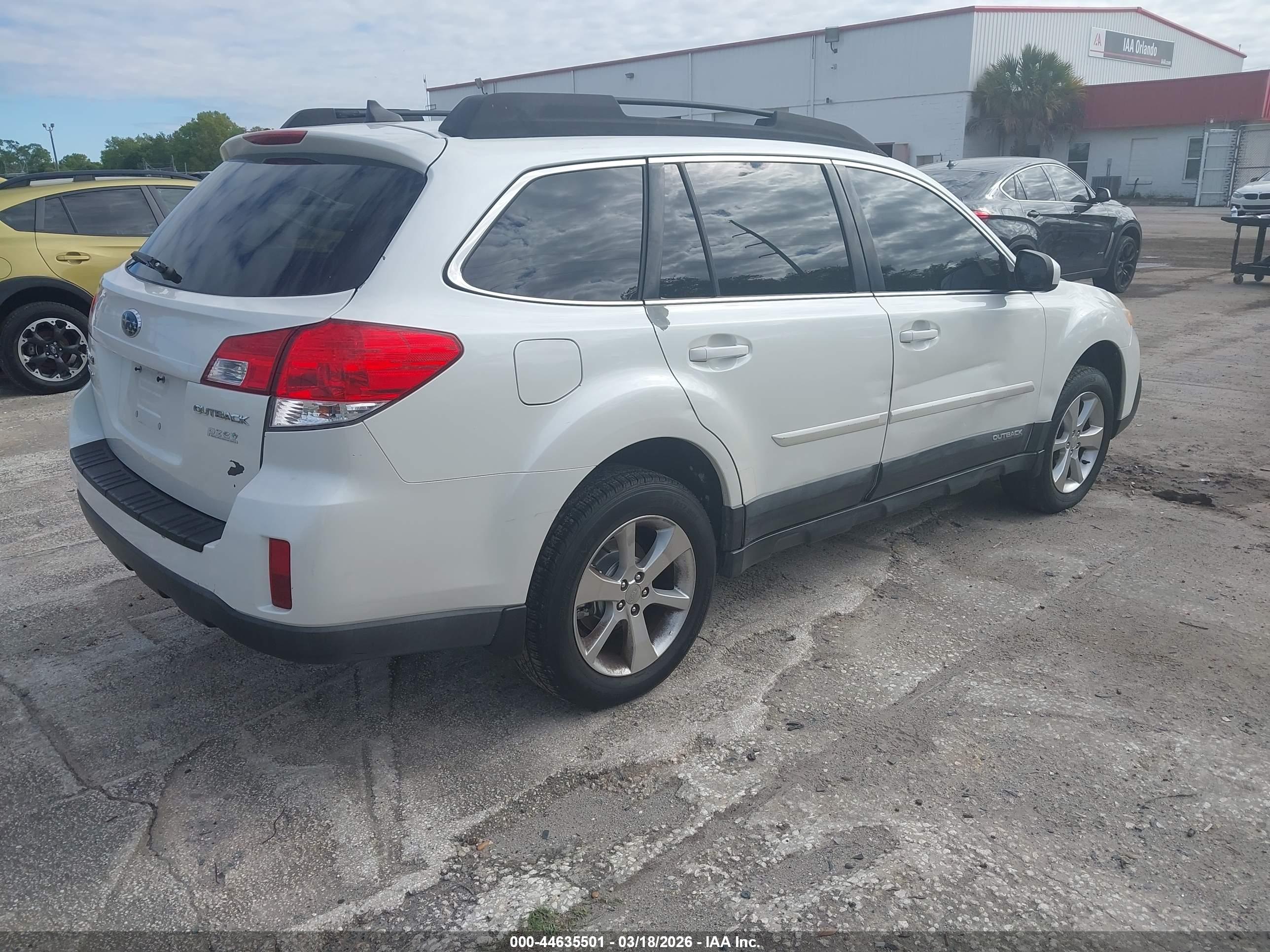 SUBARU OUTBACK image 4