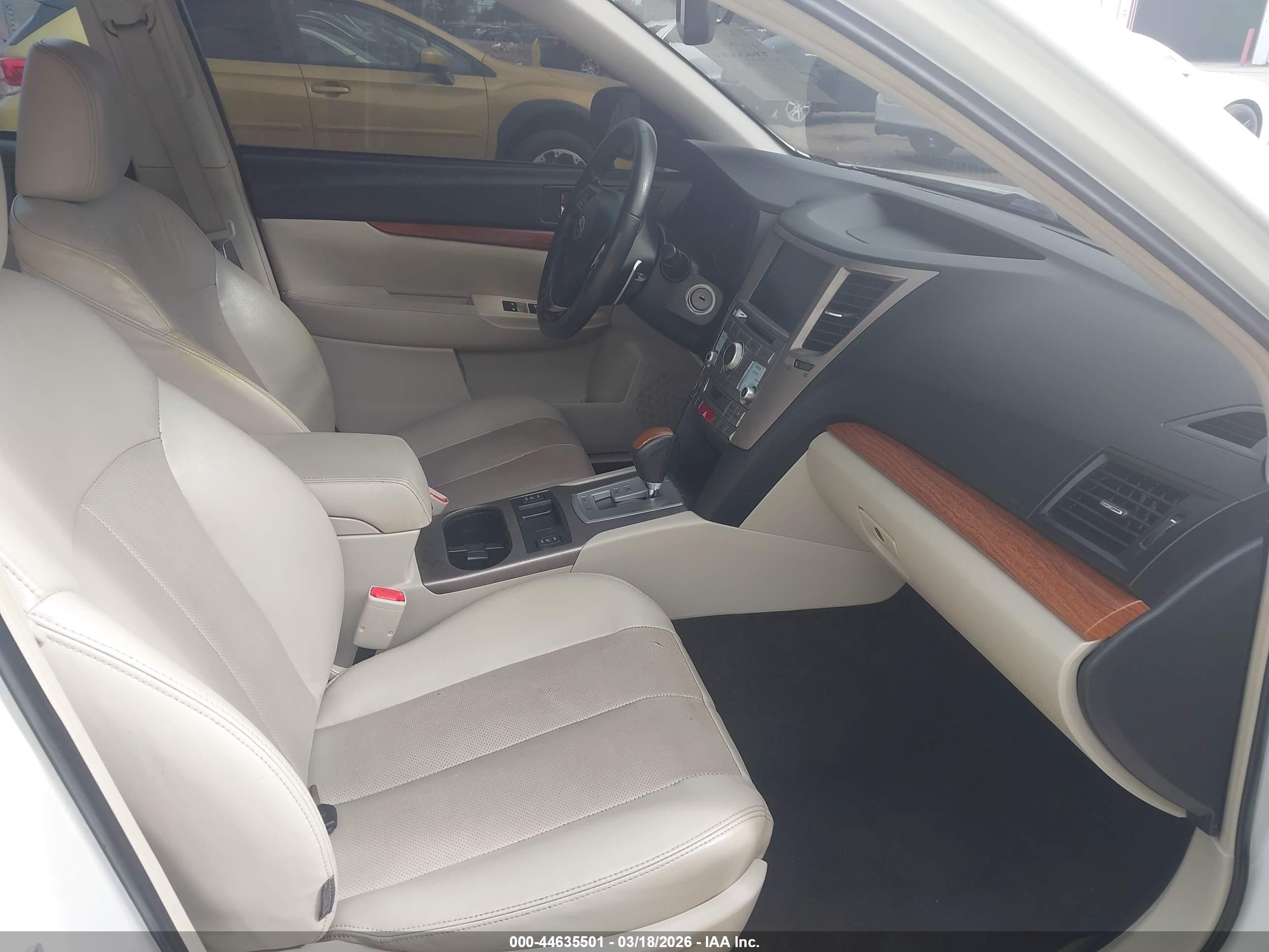 SUBARU OUTBACK image 5