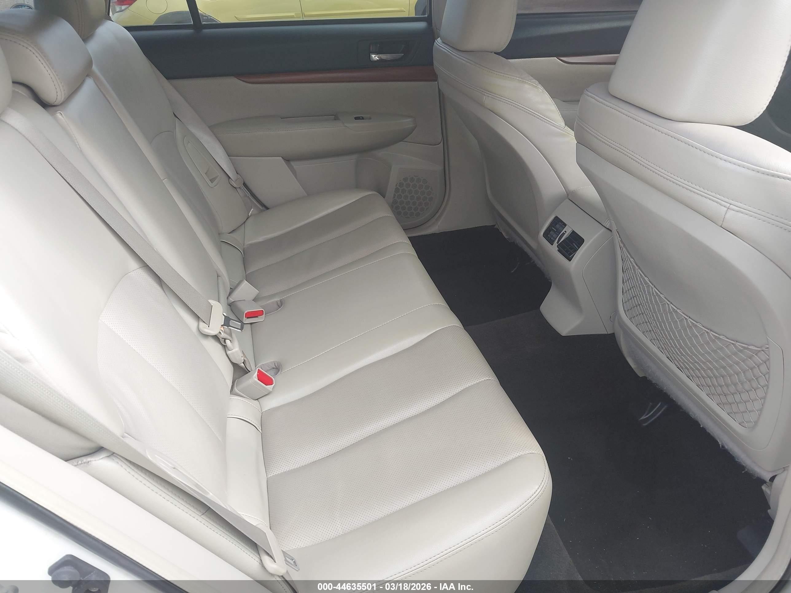 SUBARU OUTBACK image 8
