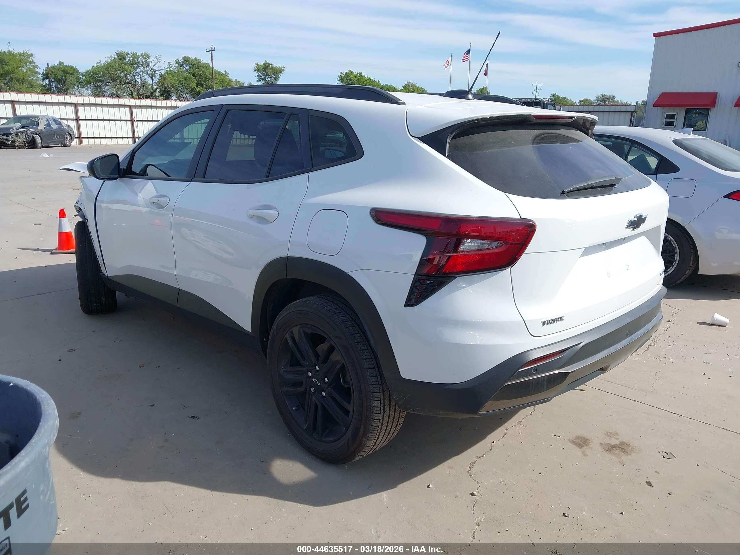 CHEVROLET TRAX image 3