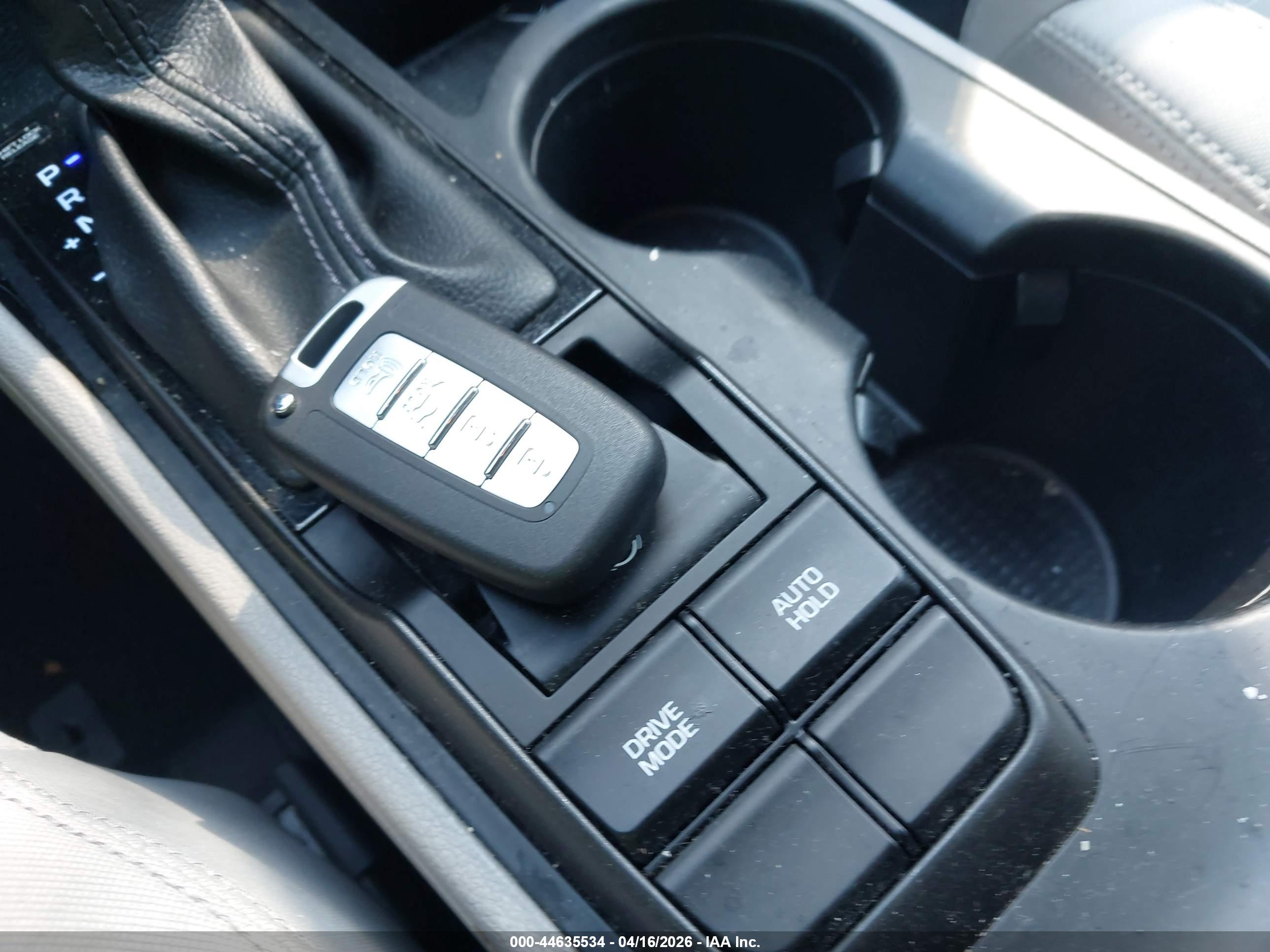 HYUNDAI TUCSON image 11