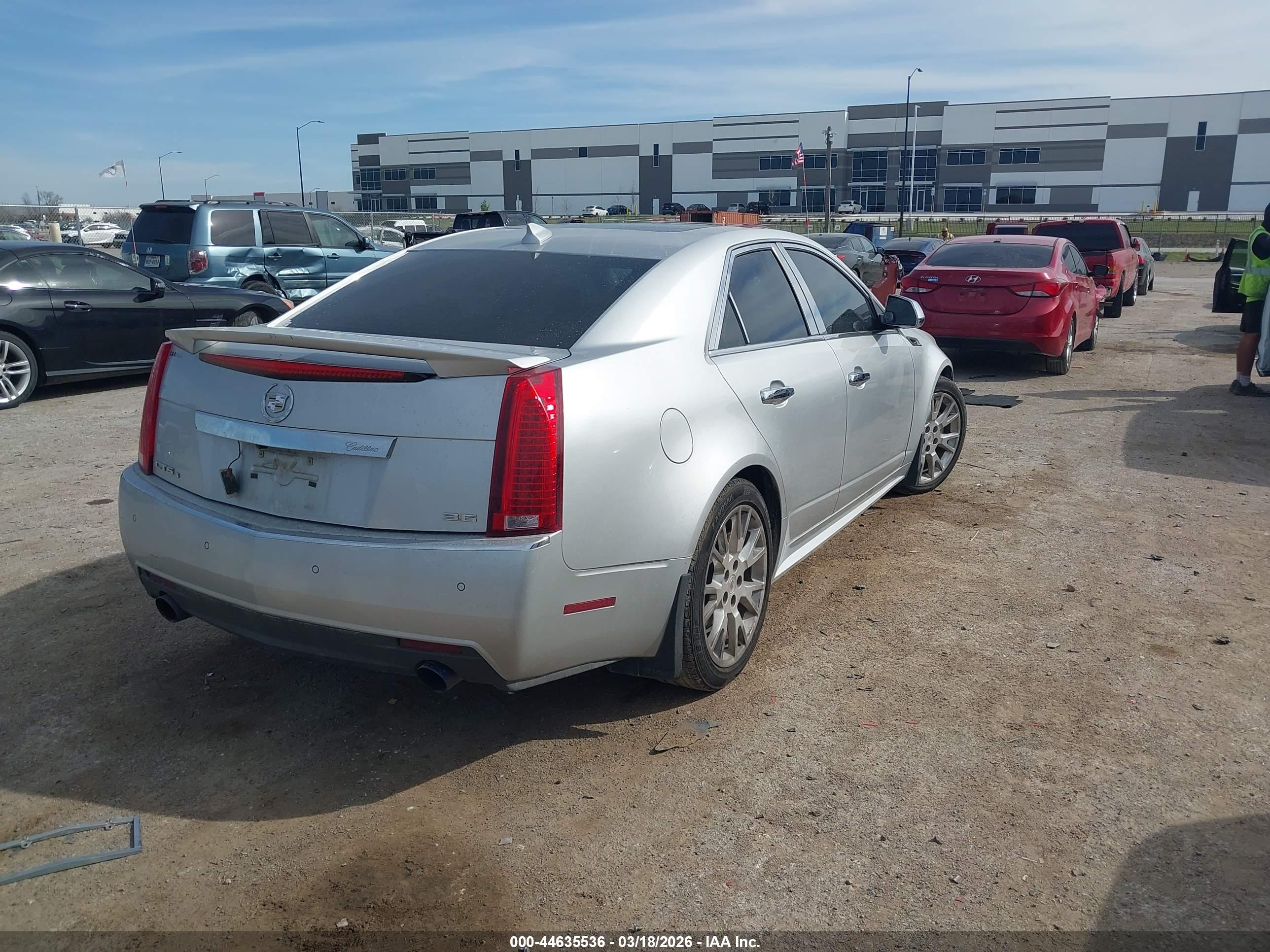 CADILLAC CTS image 4