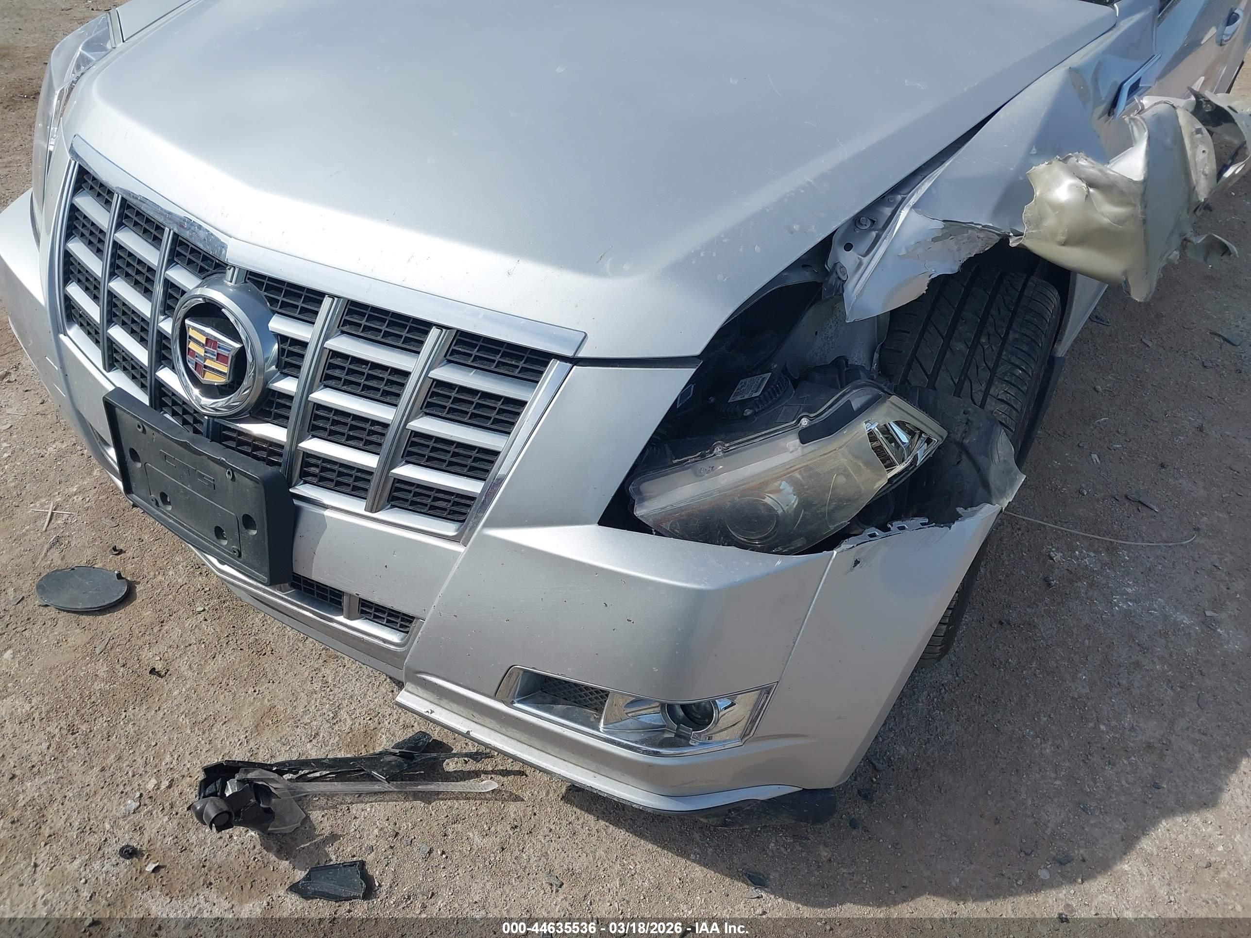 CADILLAC CTS image 6