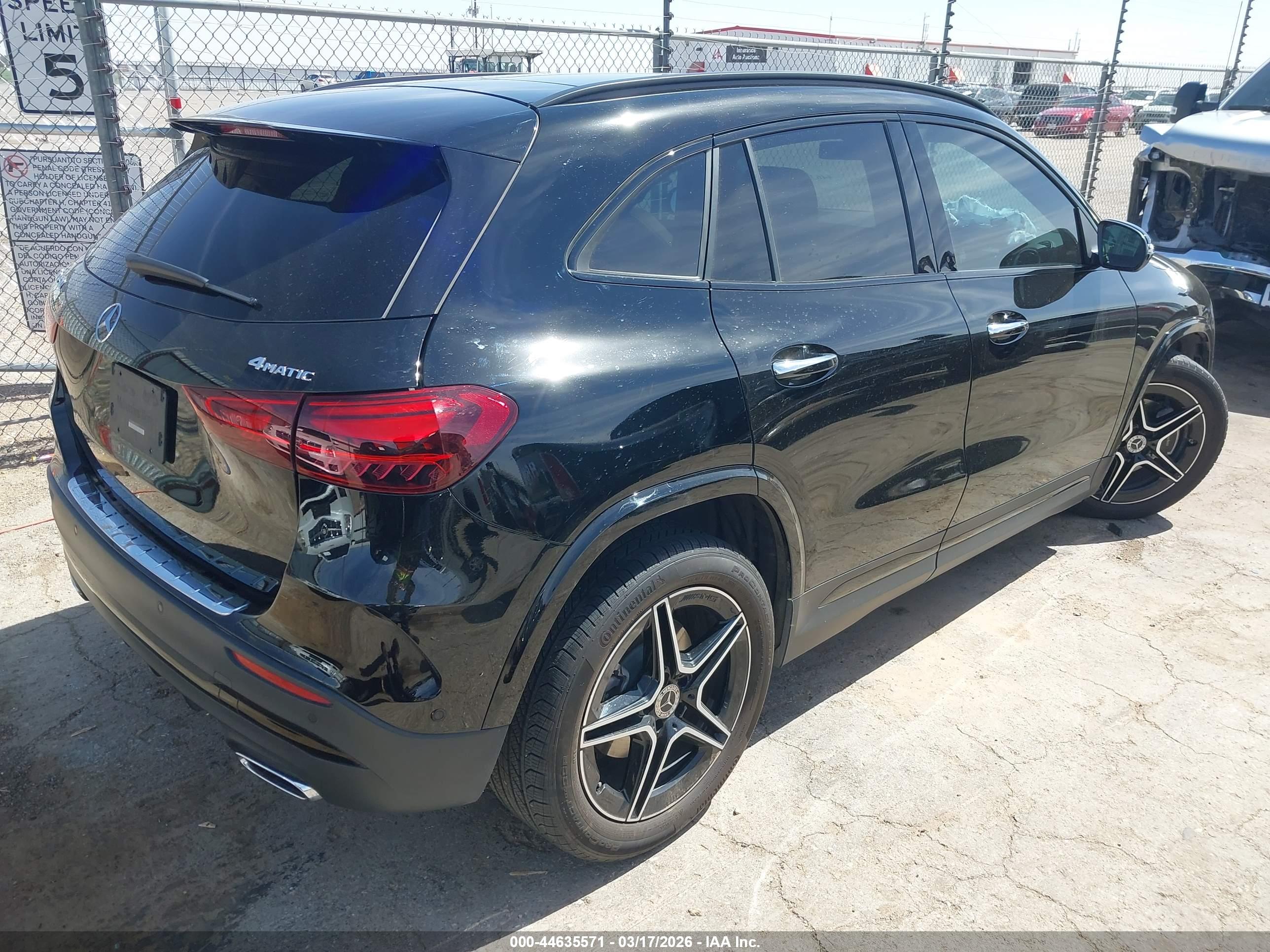 MERCEDES-BENZ GLA image 4